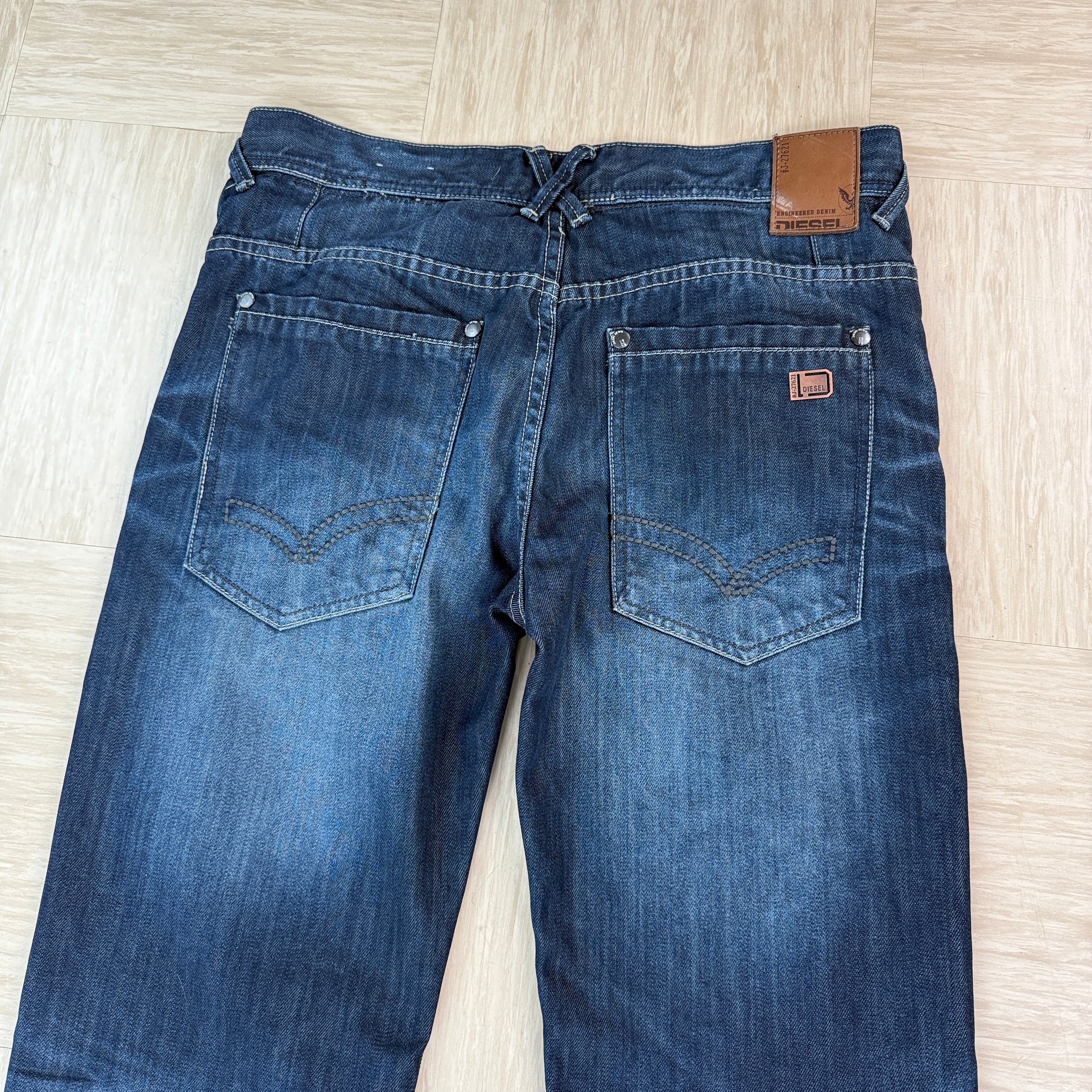 Diesel 1990's Hudson fit dark denim relaxed bootcut jeans (M)