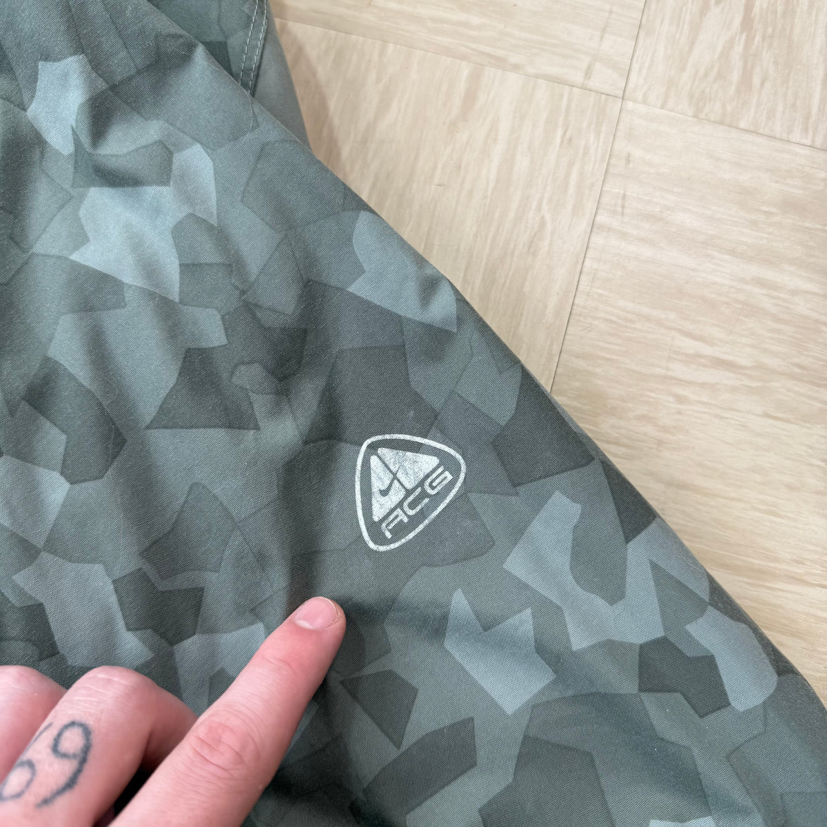 Nike ACG 2000's technical multi-pocket softshell jacket (L)
