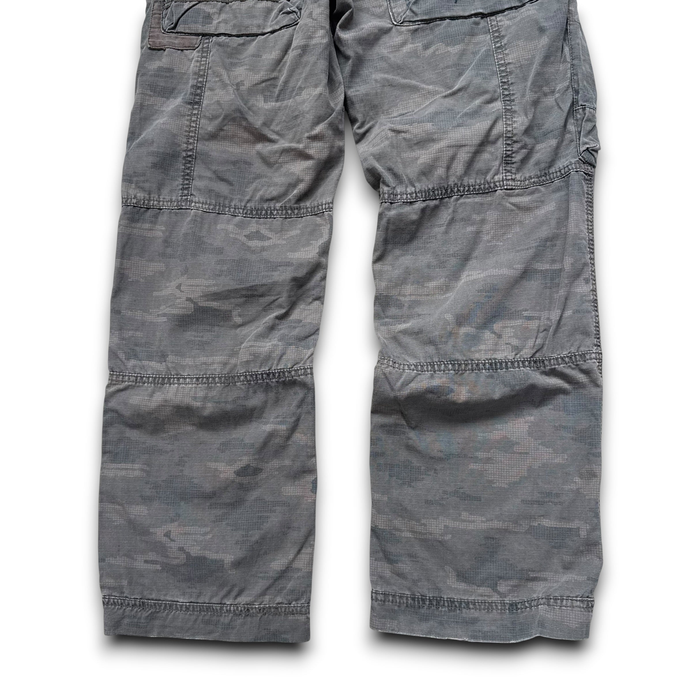 Next 2000's technical low rise loose multi pocket denim camo bottoms (S)