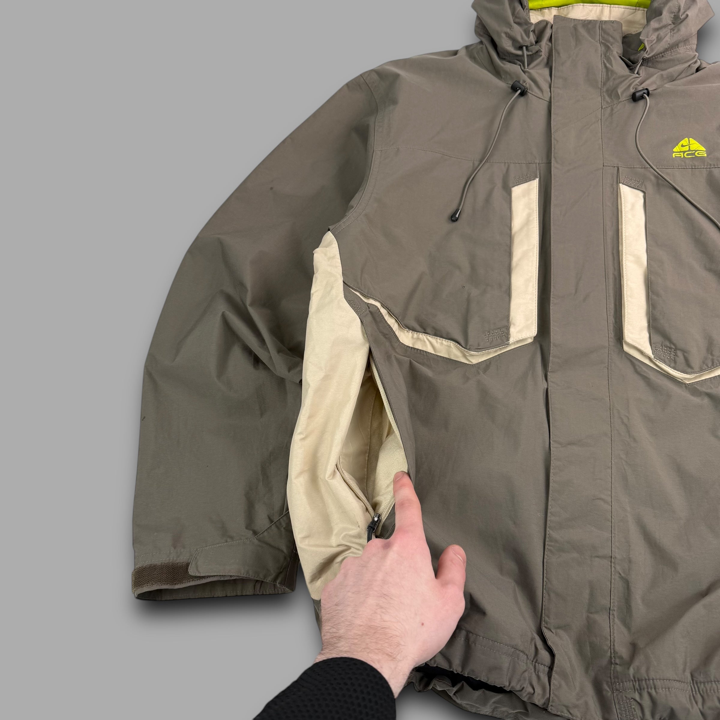 Nike ACG 2007 technical multi-pocket shell jacket (L)