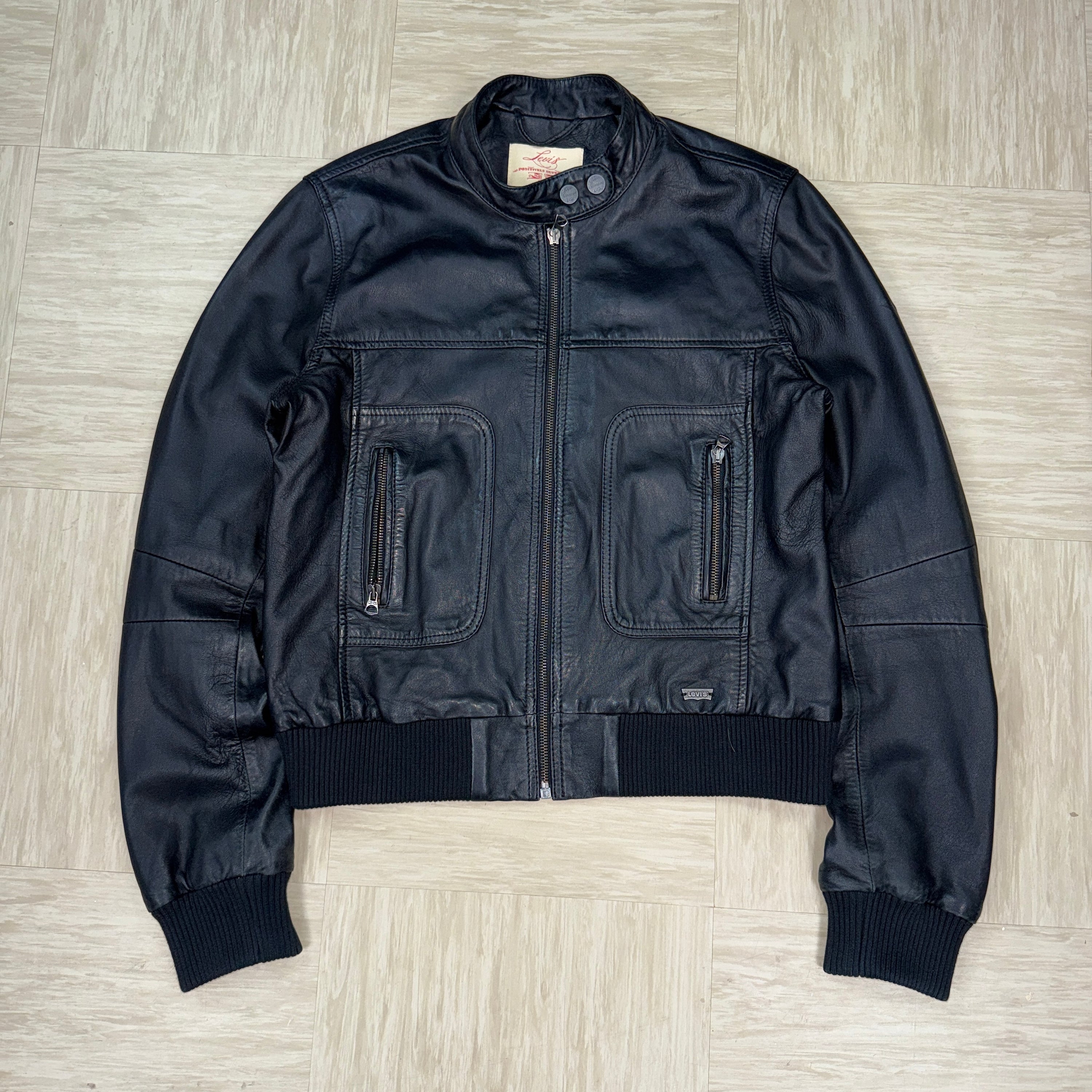 Levi's 2000's cropped lamb leather high collar bomber jacket (M)