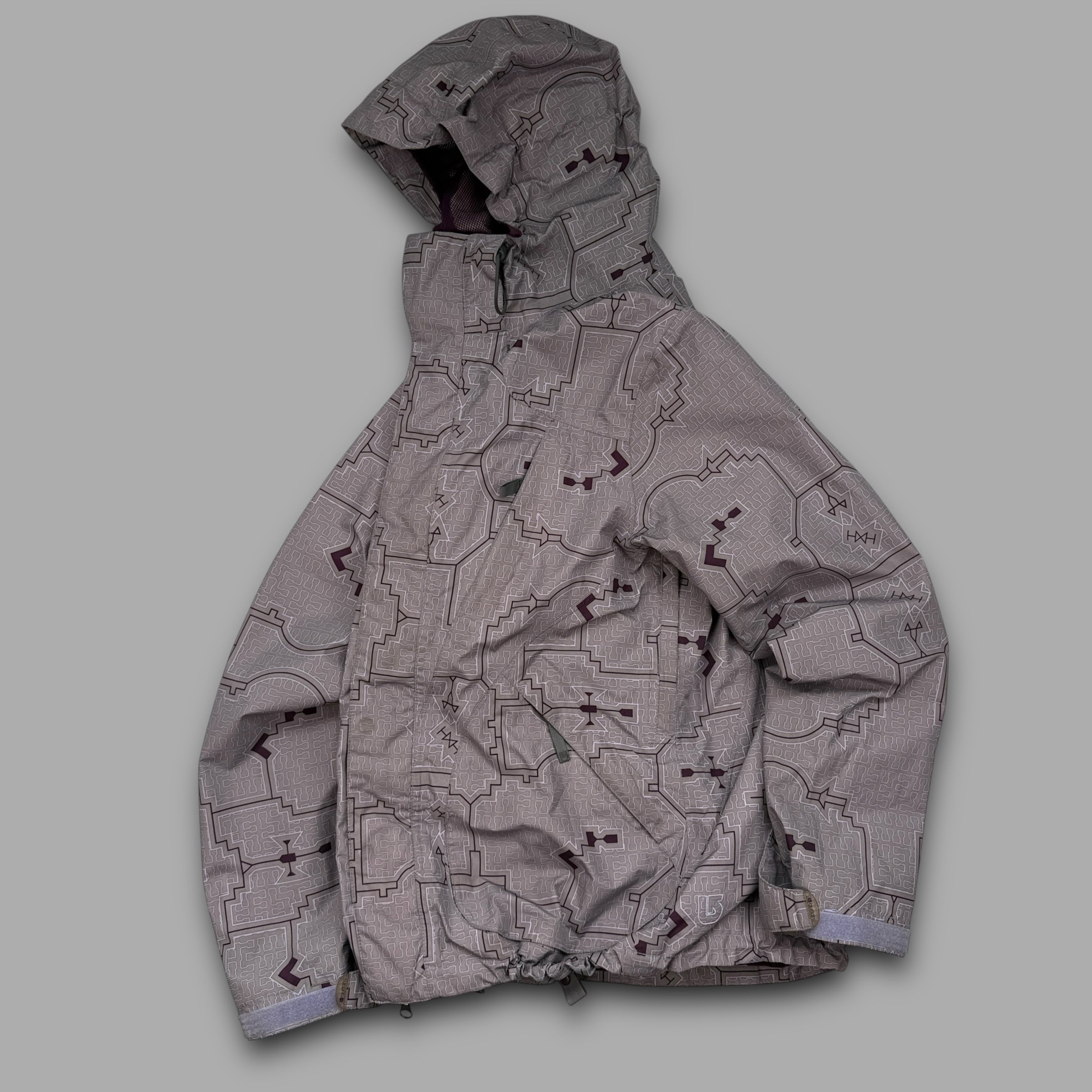 Burton gore-tex 2000's technical magnetic closure monogram ski jacket (S)