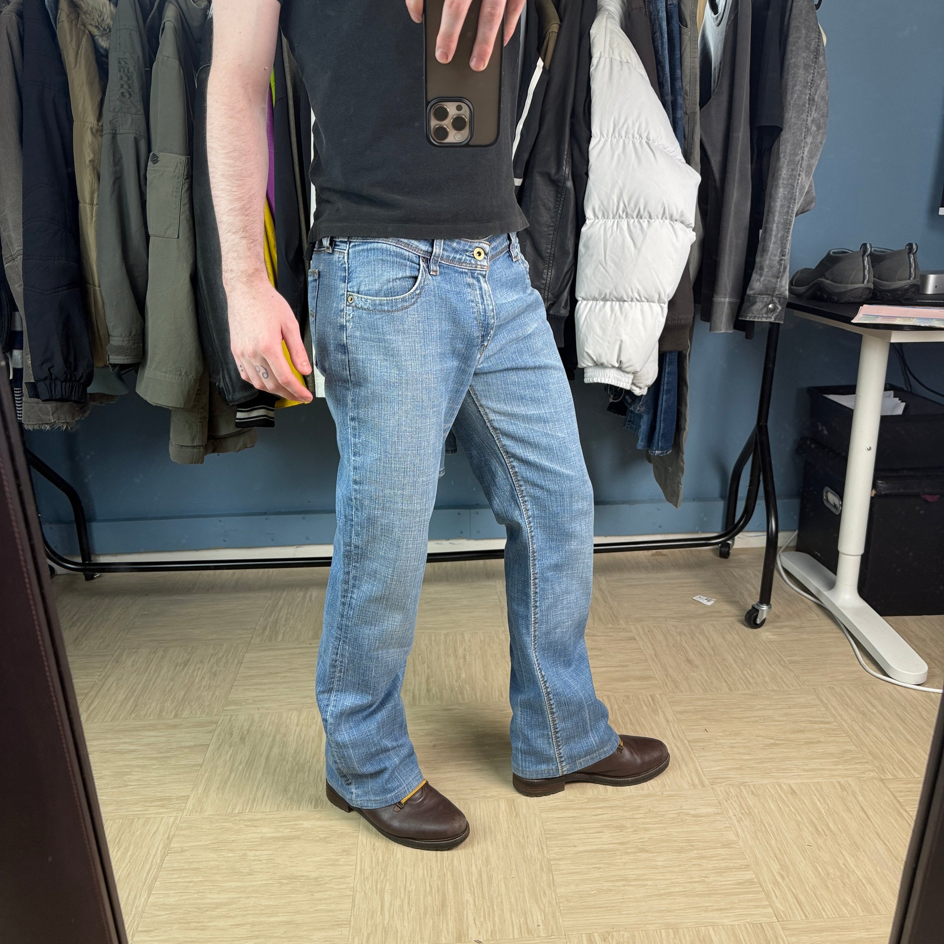 Levi's 572 2000's relaxed fit denim bootcut jeans (S)