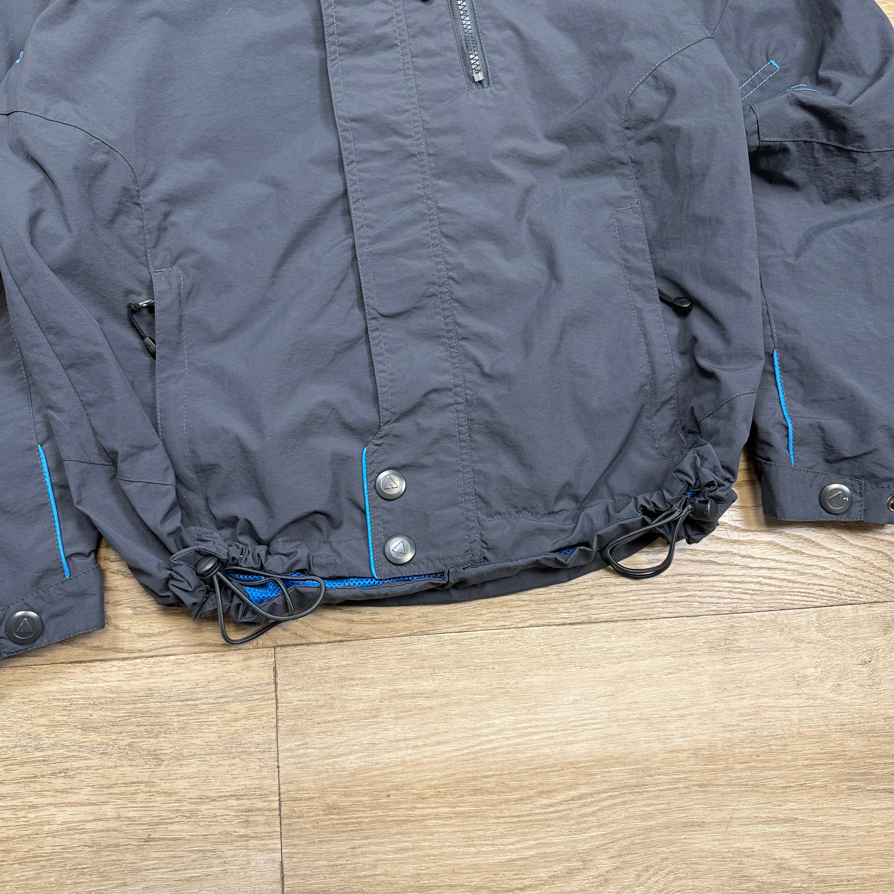 Airwalk 2000's technical lightweight nylon hooded goggle jacket with contrast stitching (S)