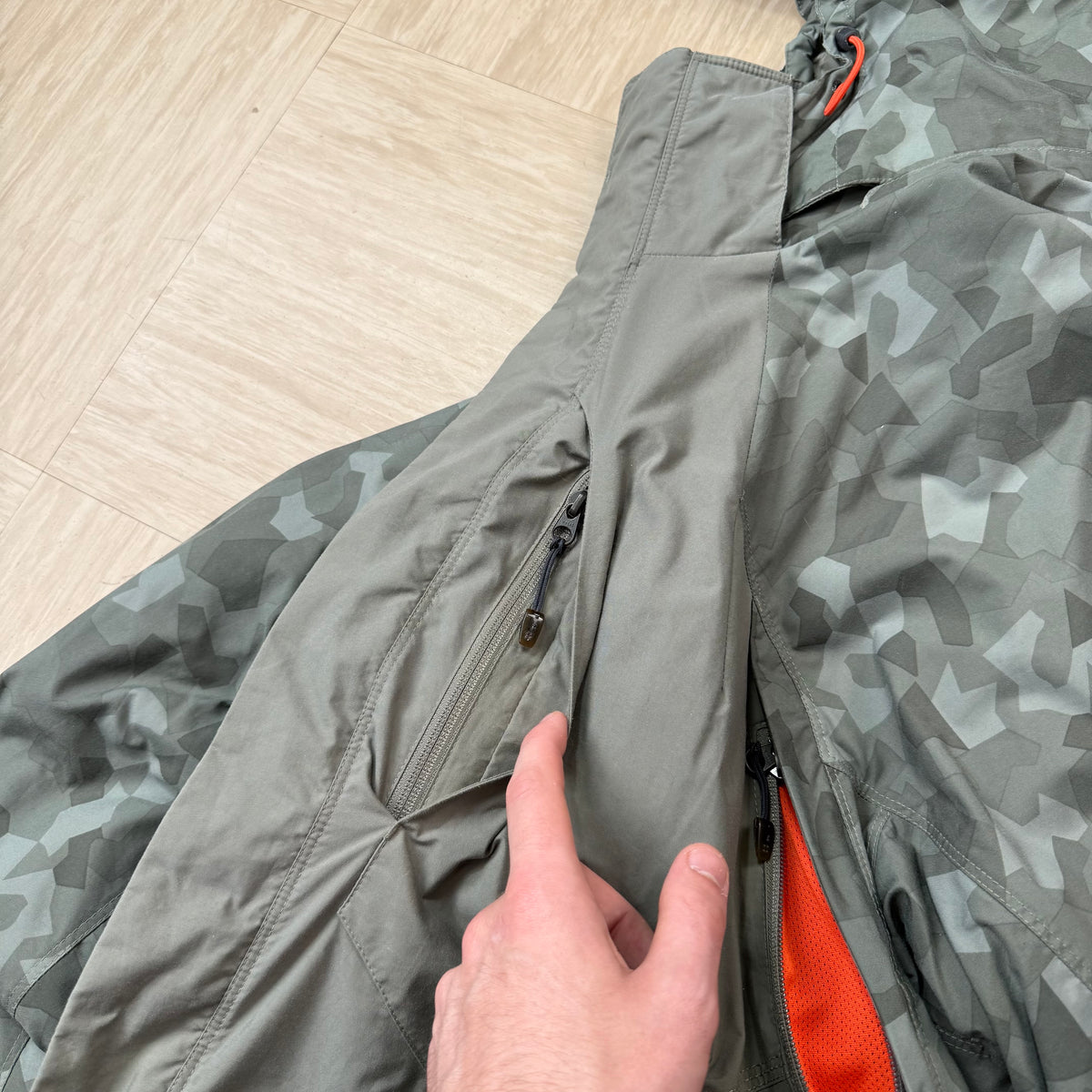 Nike ACG 2000's technical multi-pocket softshell jacket (L)