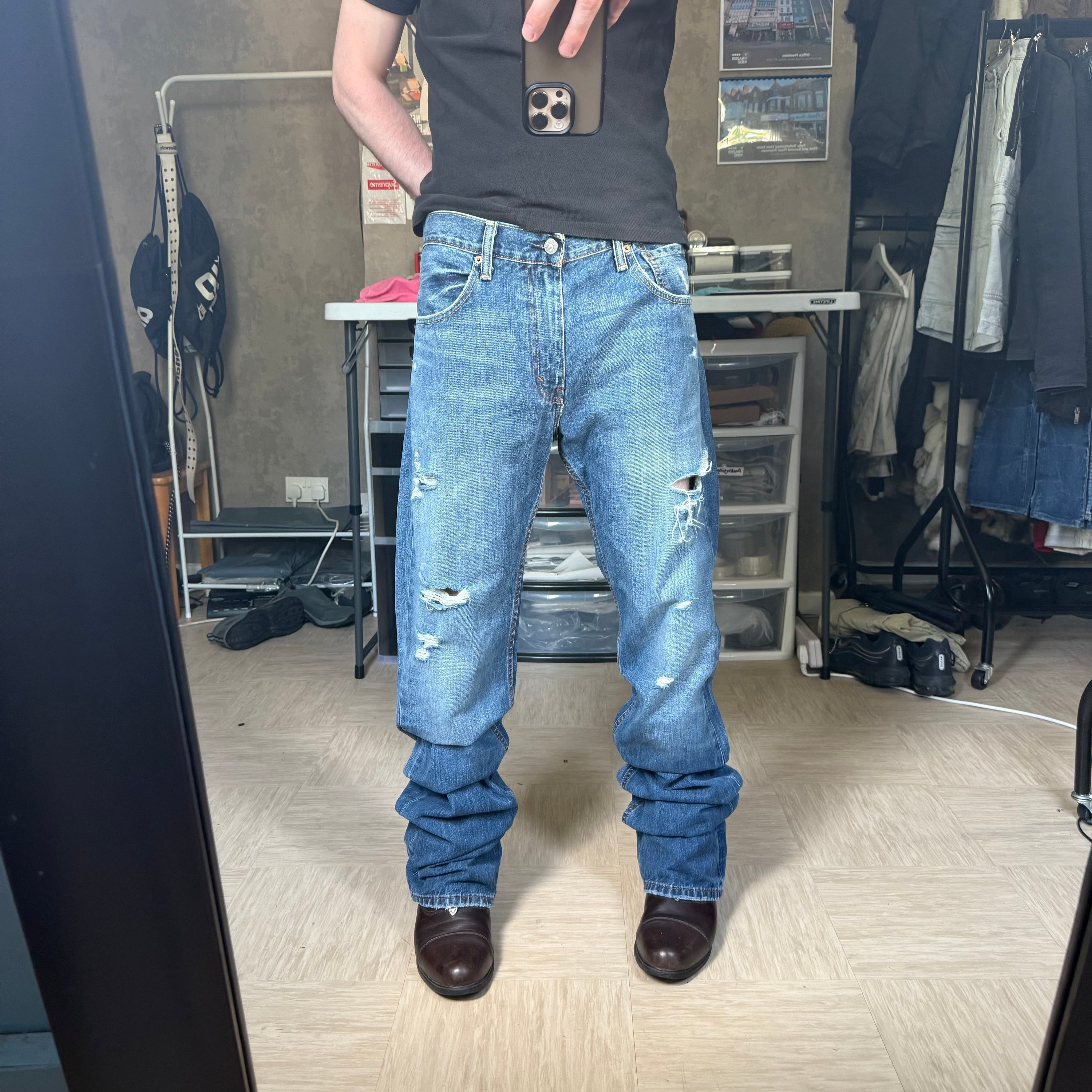 Levi's 527 2000's distressed long leg relaxed denim bootcut jeans (L-XL)