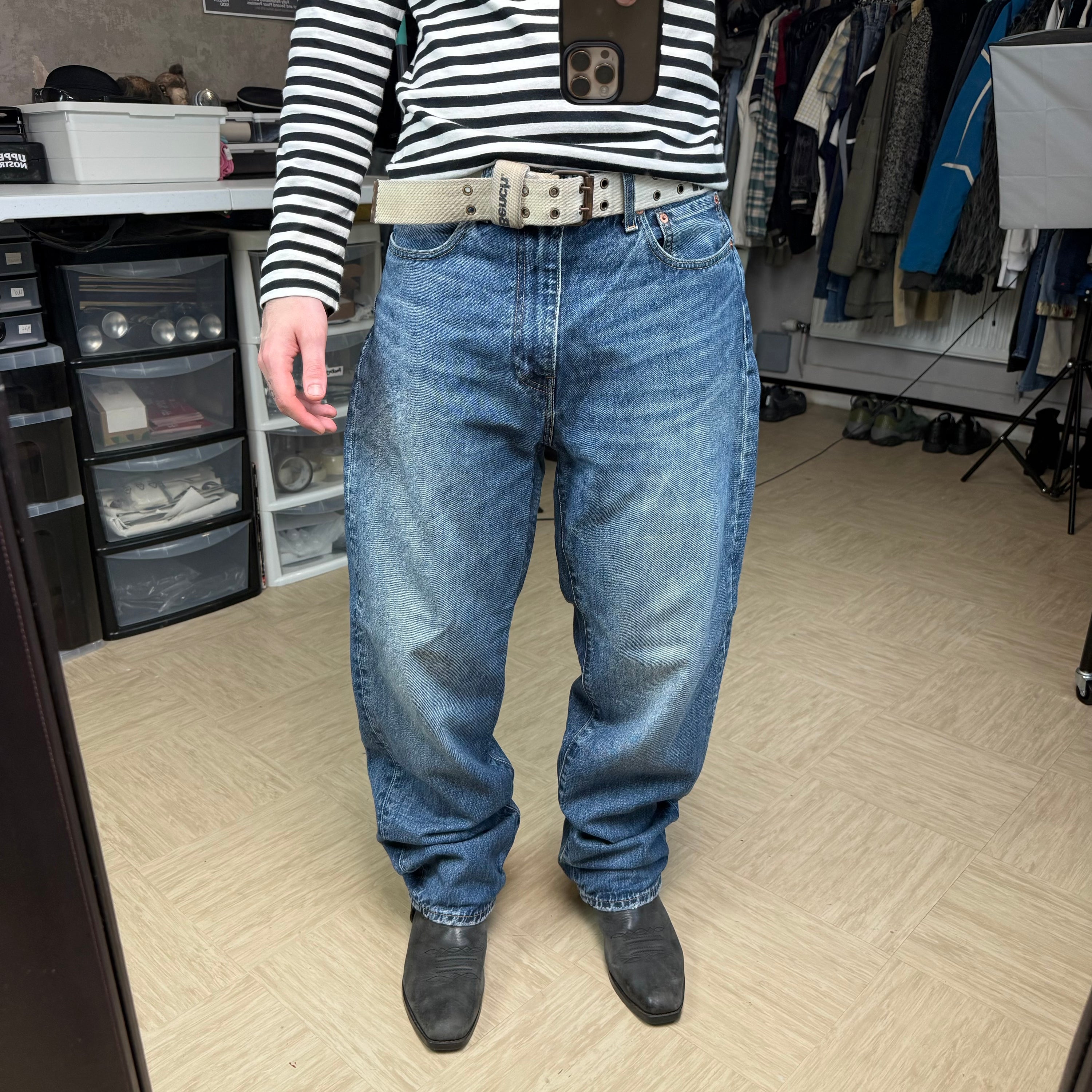 Levi's 568 2000's denim jeans (M)