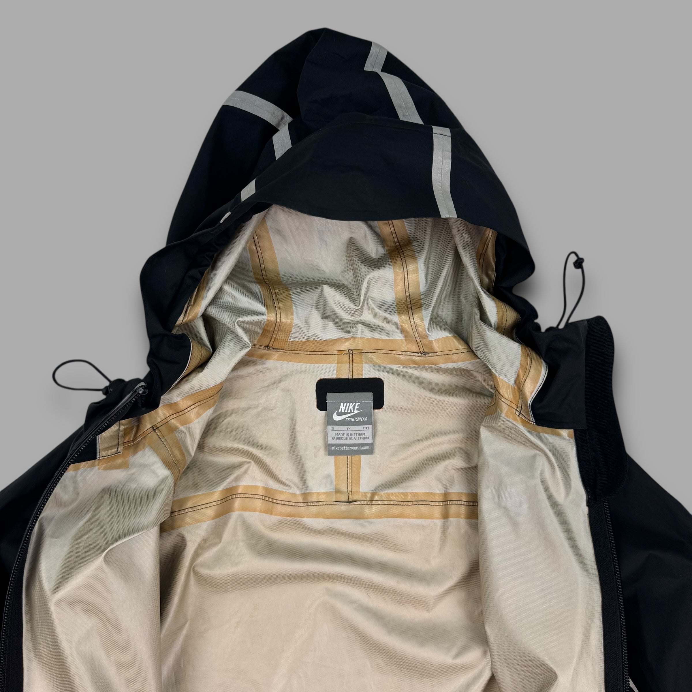 Nike 2000's technical softshell taped seams reflective jacket (XS)