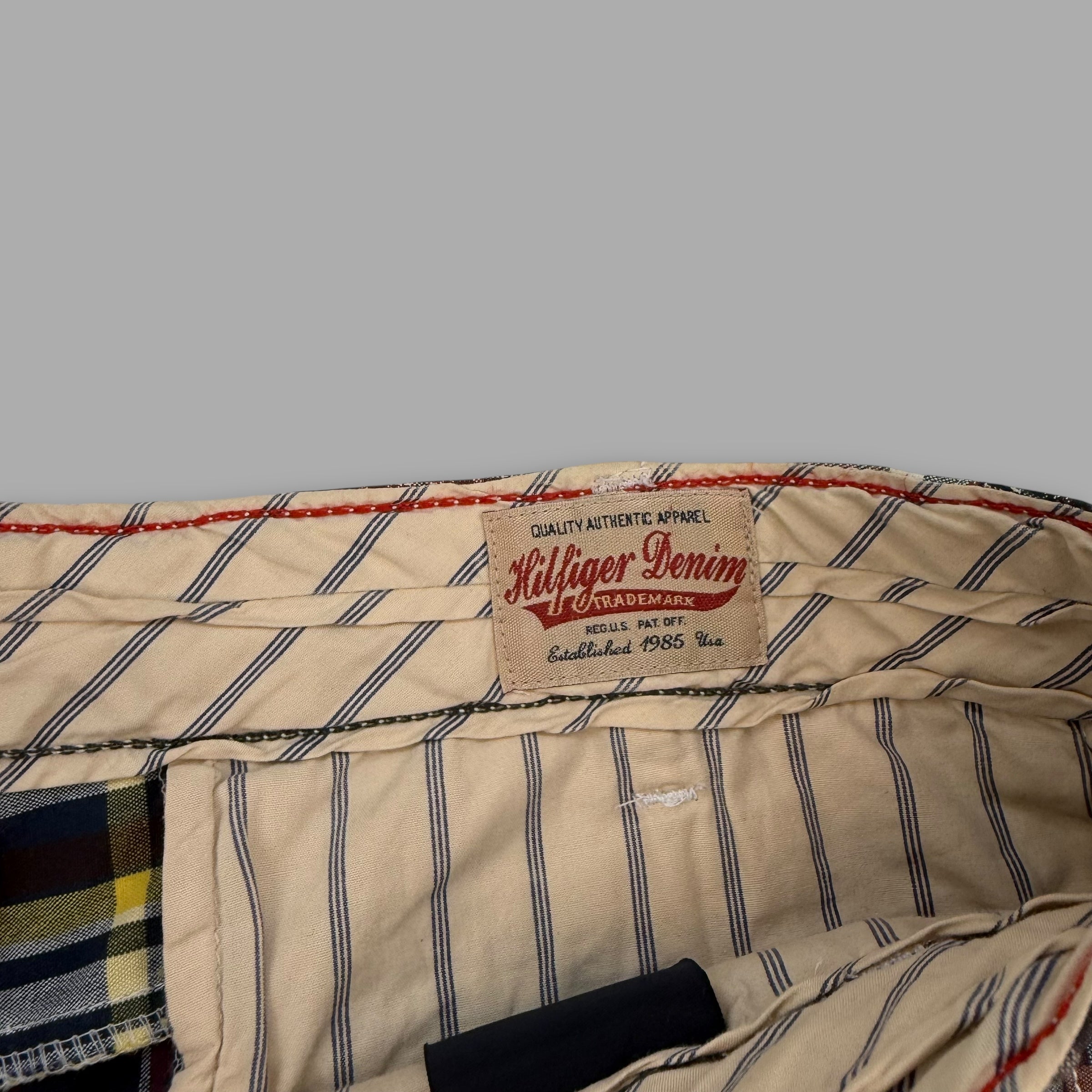 Tommy Hilfiger 2000's plaid patchwork shorts (S-M)