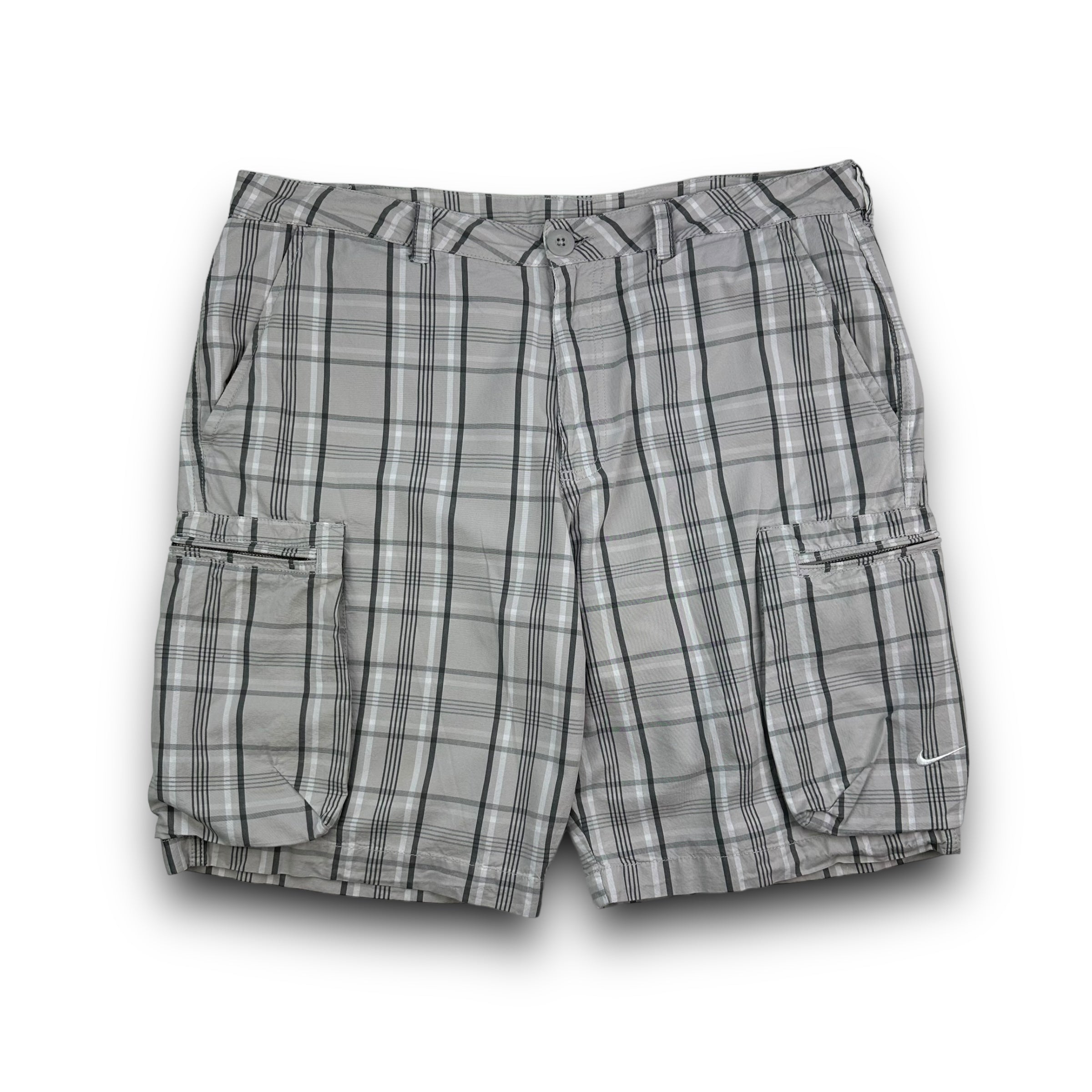 Nike 2000's baggy plaid cargo shorts (L)