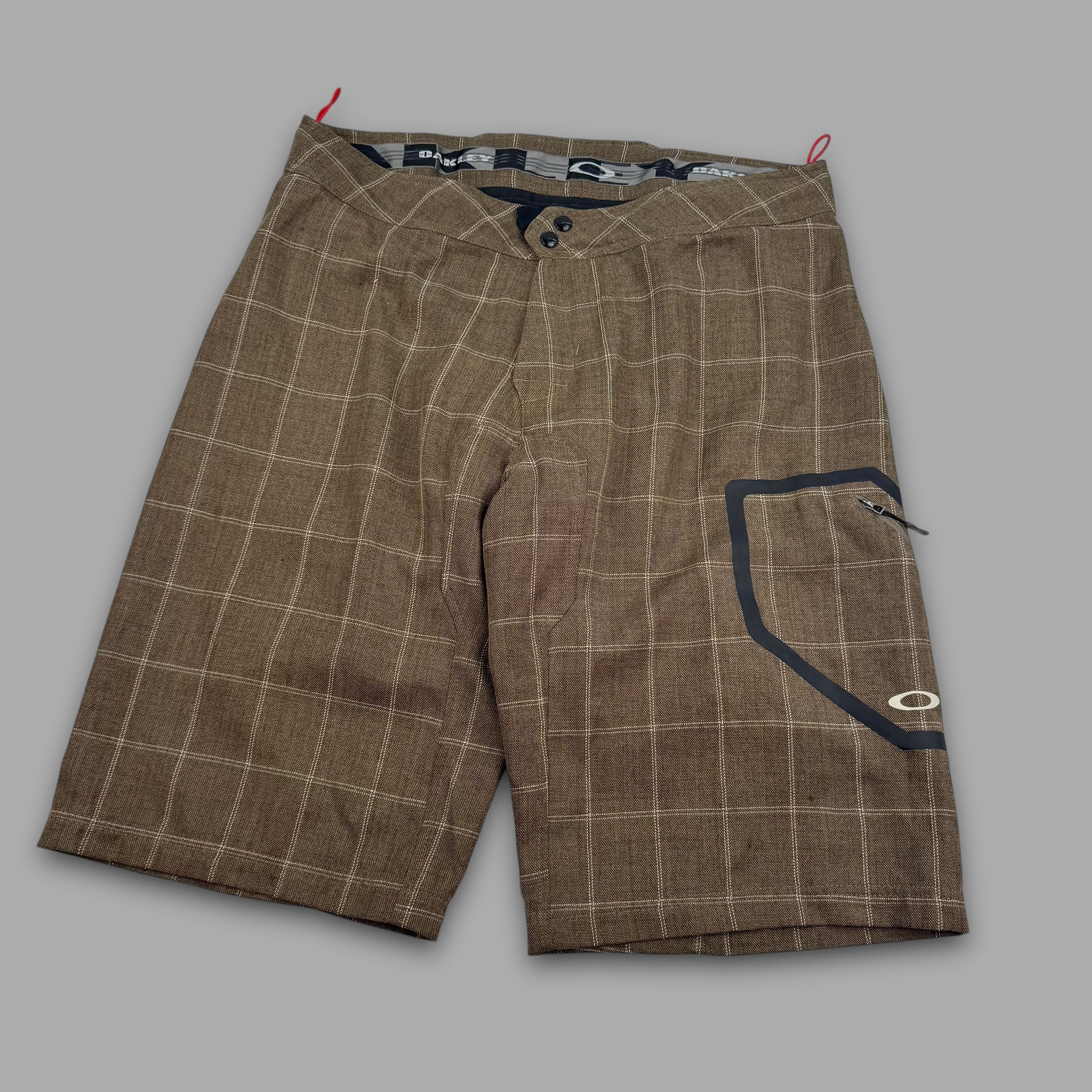 Oakley 2010 technical plaid mountain biking shorts (L)