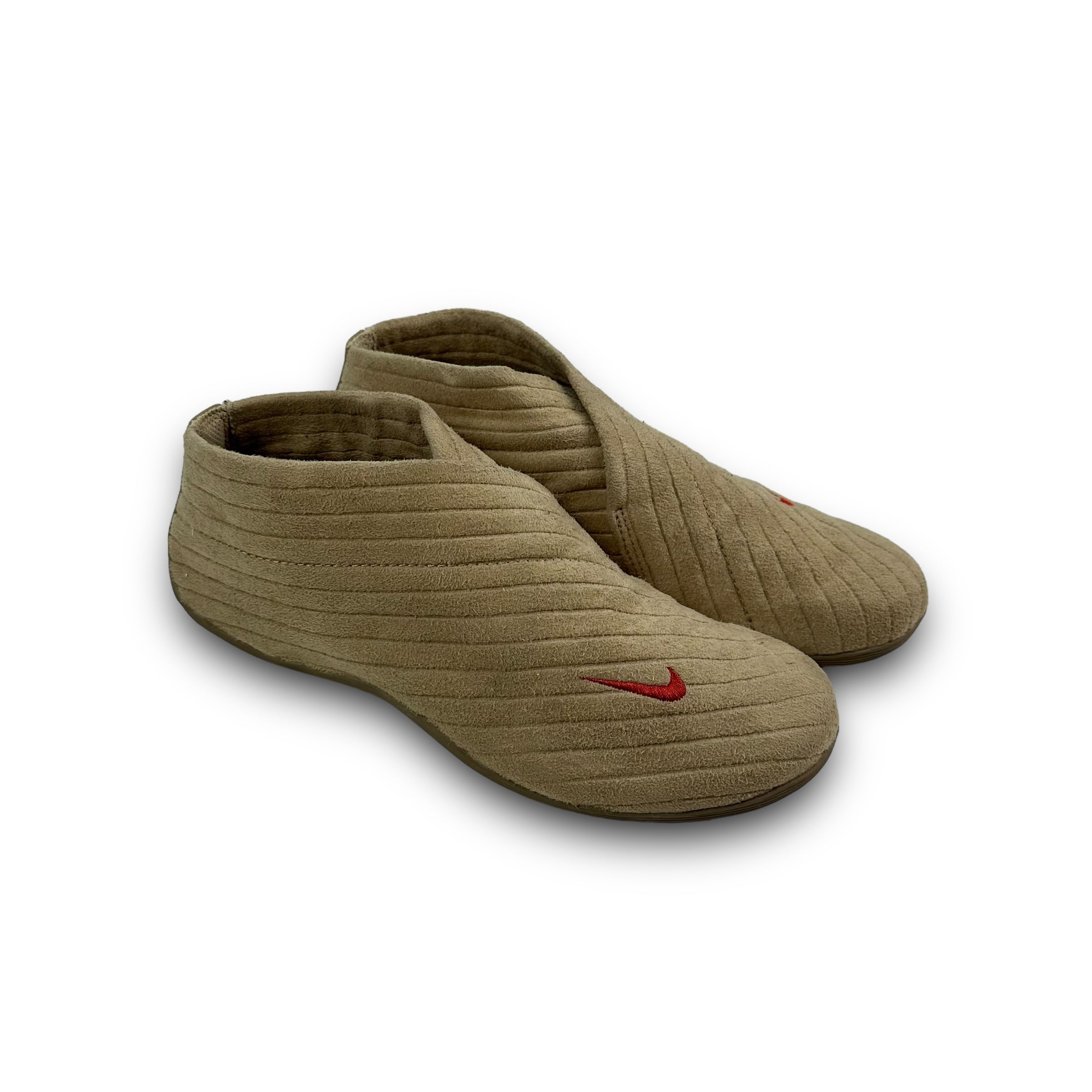 Nike Kyoto 2003 velour slip on (UK6)