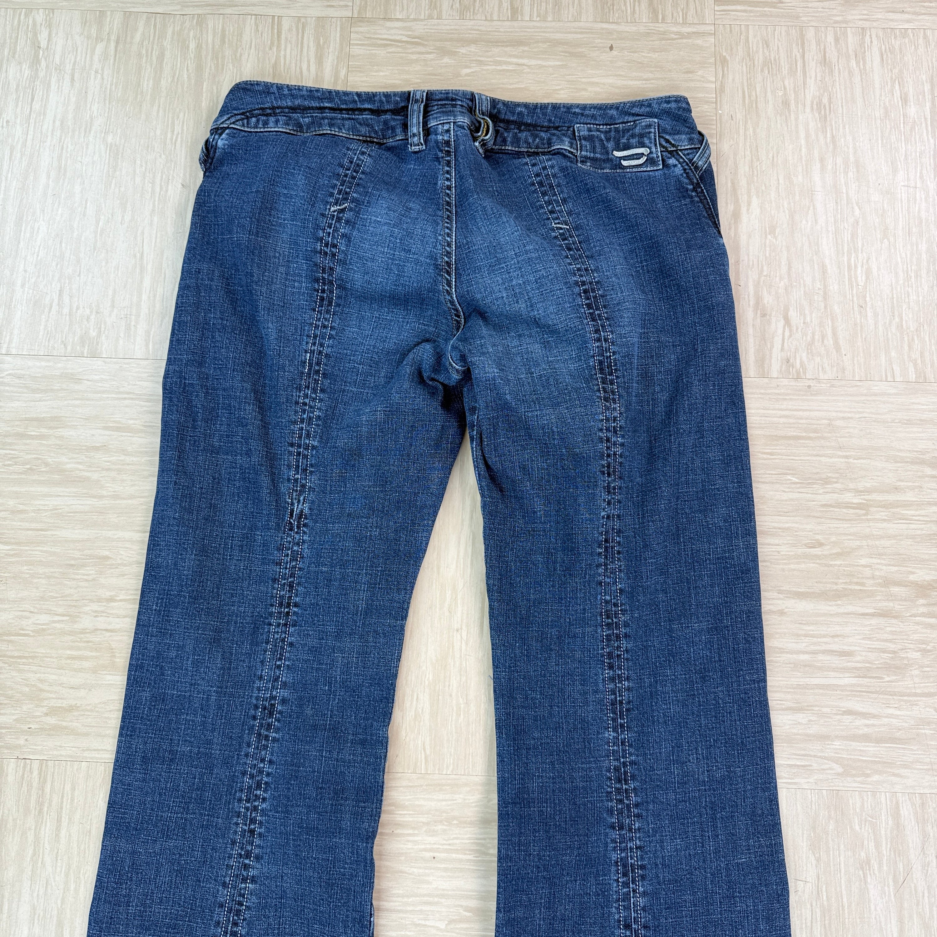 Diesel 2000's low waisted relaxed bootcut jeans (S)