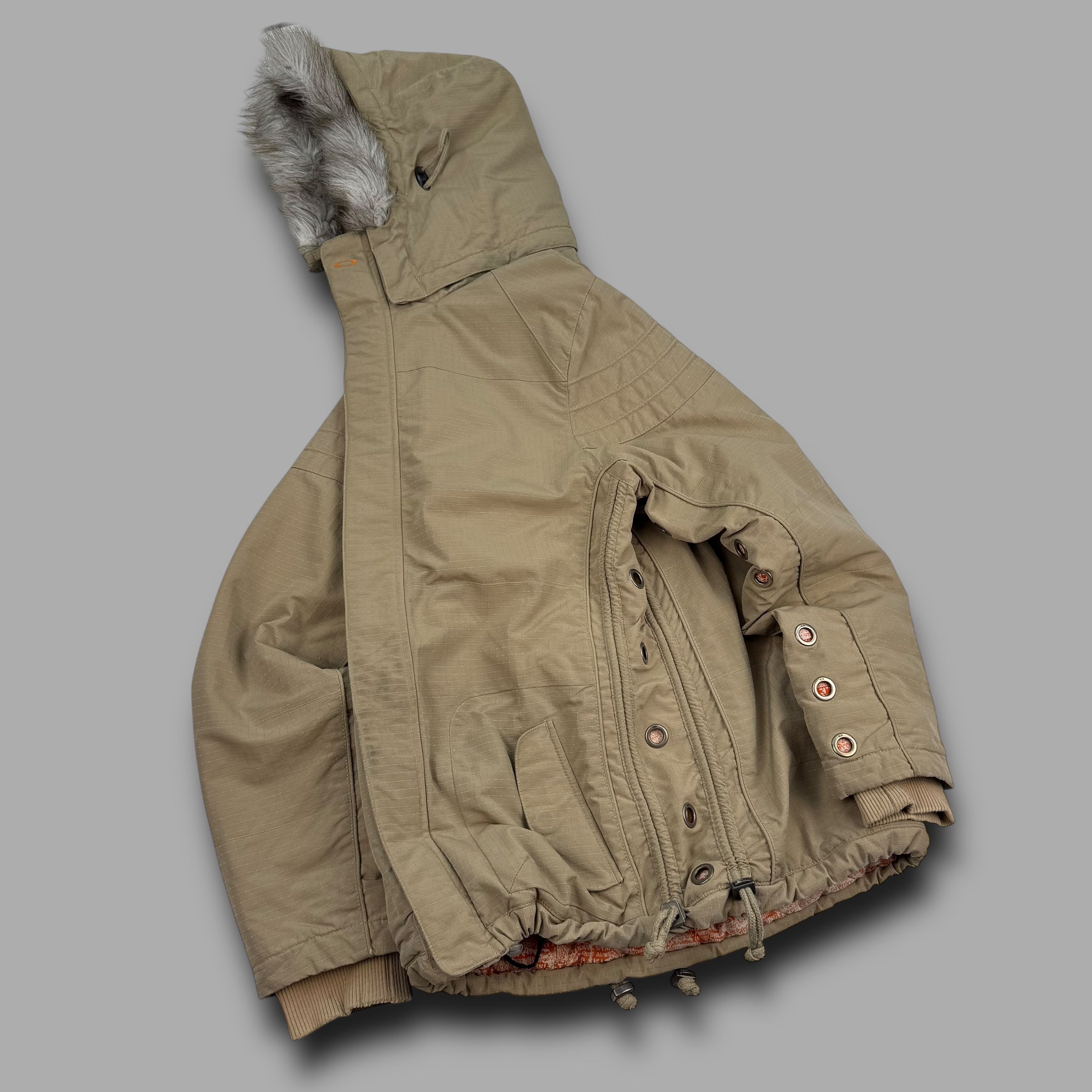 Oakley 2005 tactical field gear fur hooded softshell jacket (M)