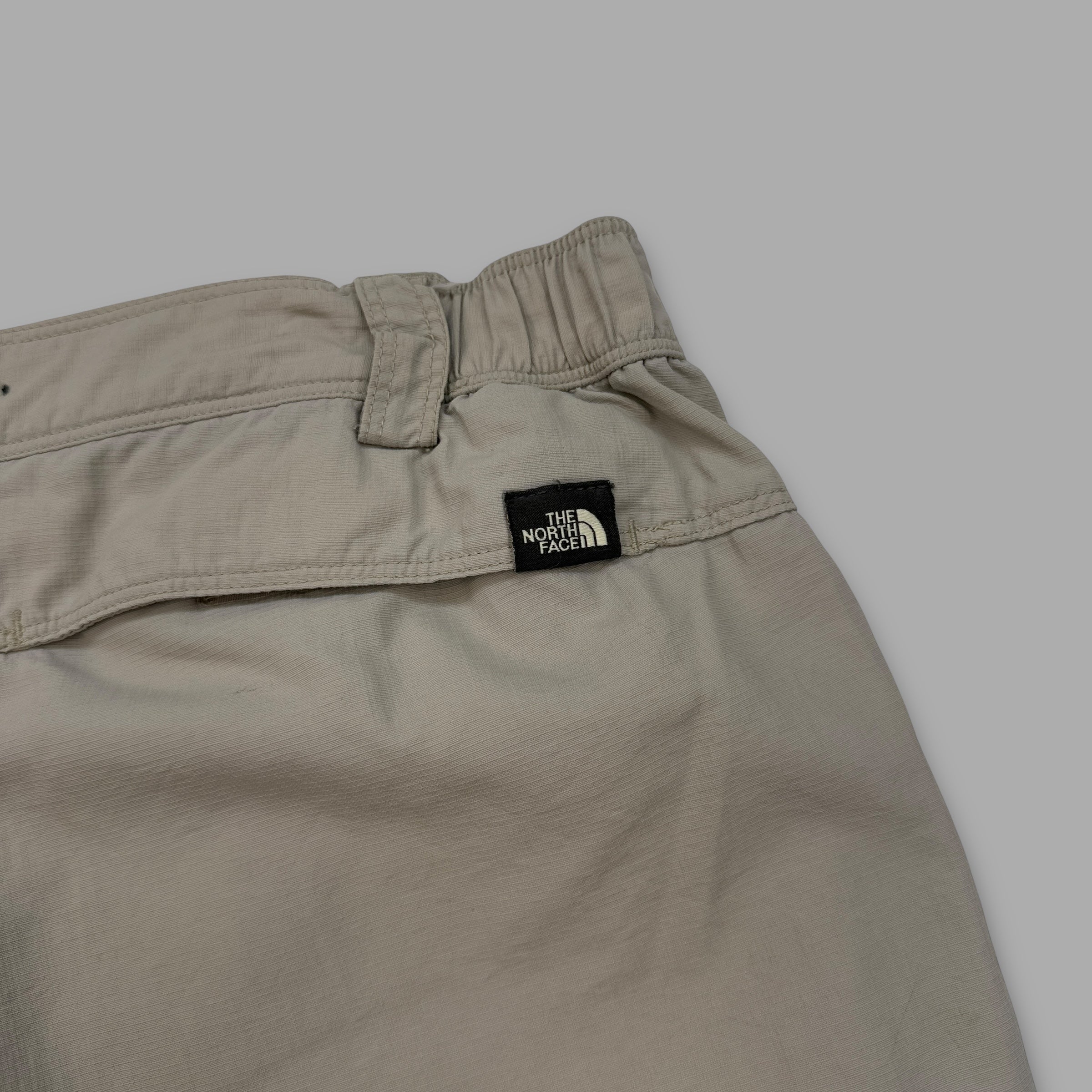 The north face 2010 technical baggy walking cargo shorts (M)