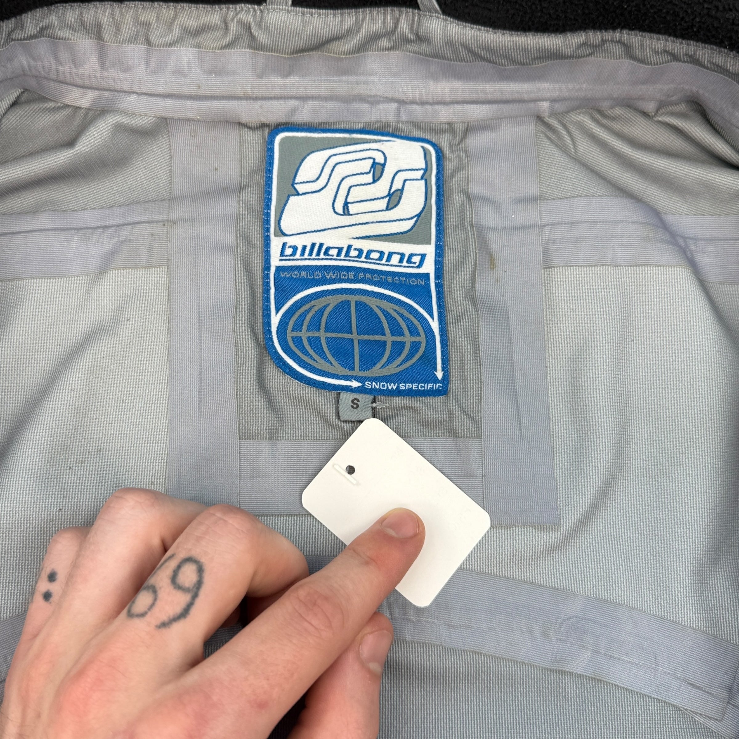 Billabong 2000's technical dual pocket taped seams ski jacket (S-M)