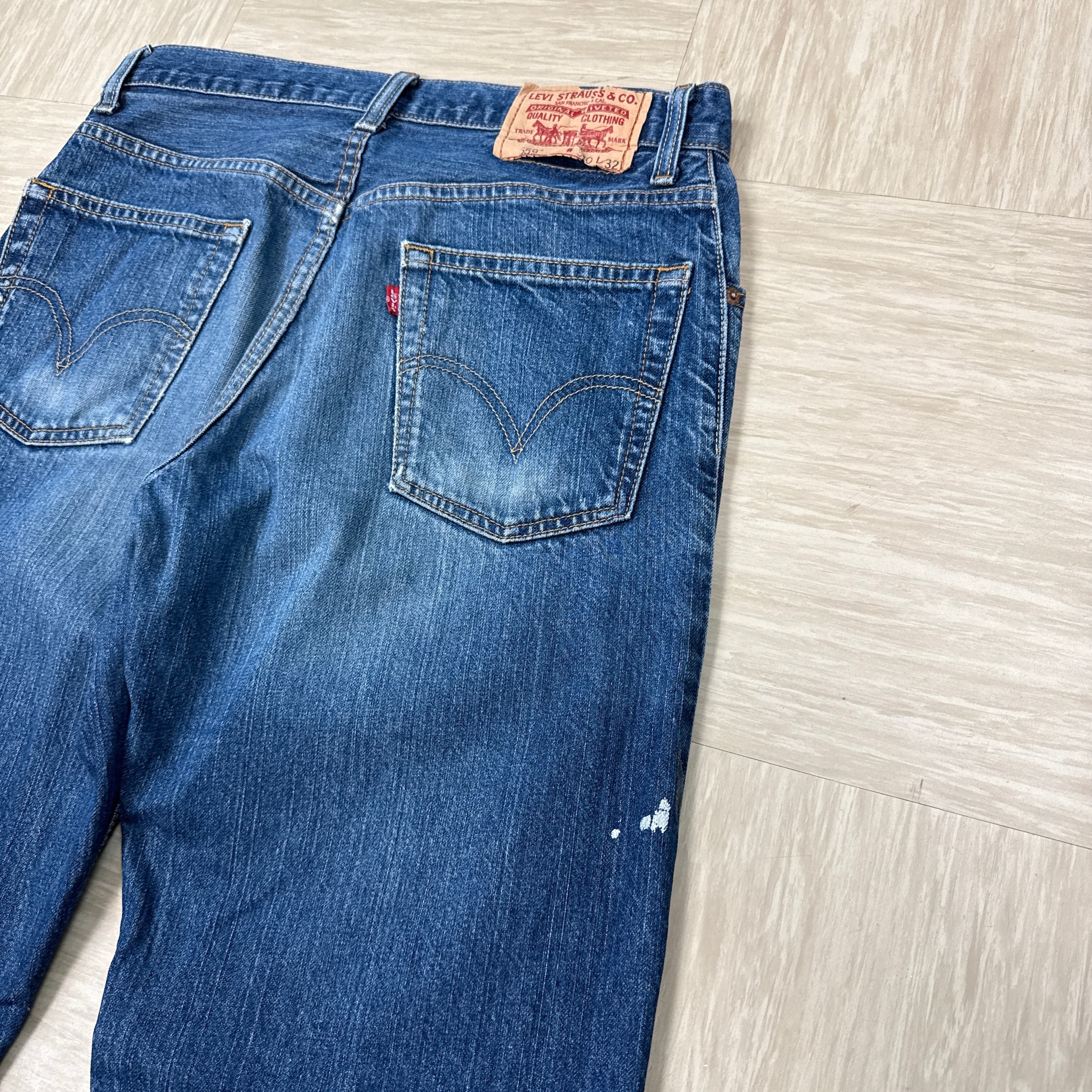 Levi's 559 2000's relaxed straight fit distressed jeans (S-M)
