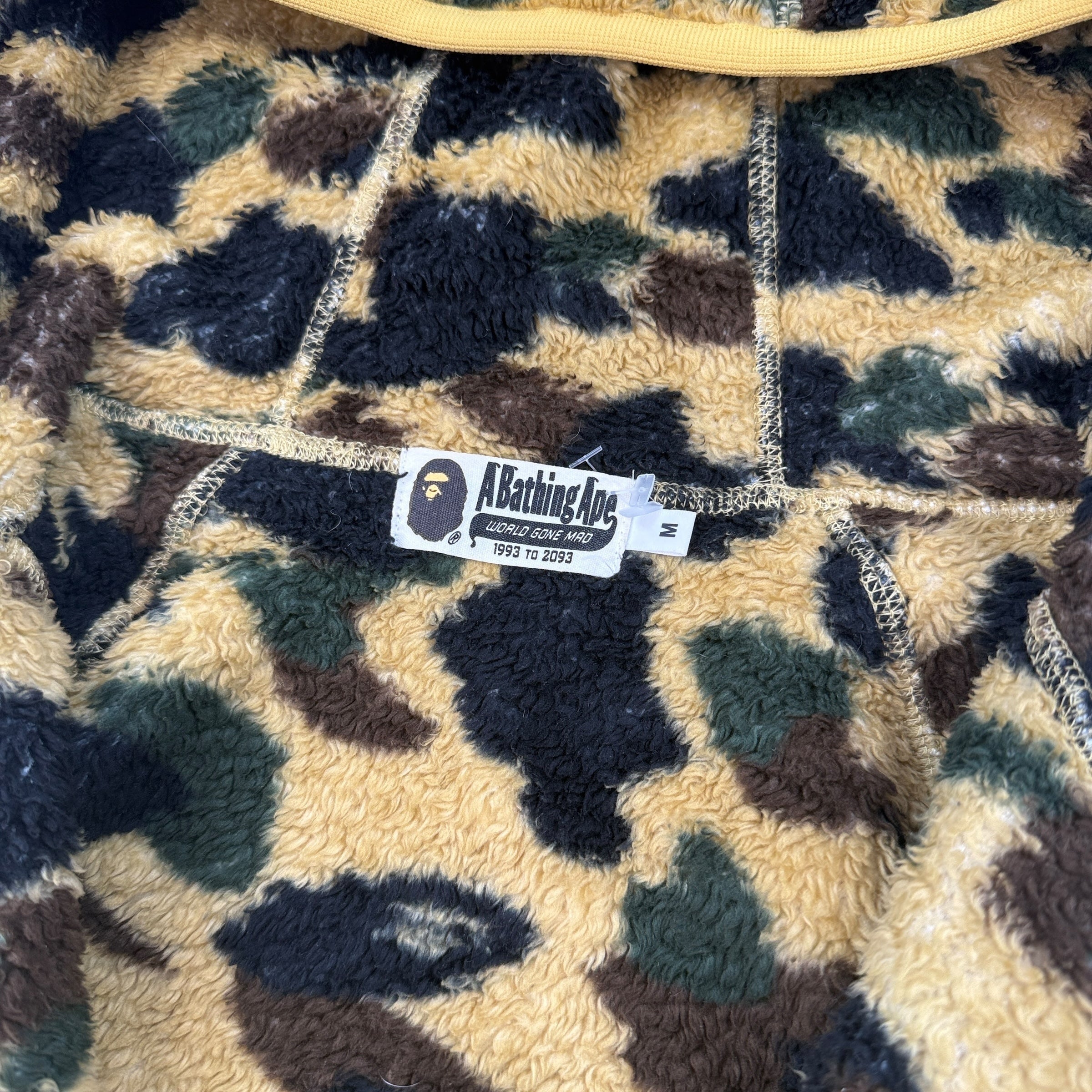 Bape 2000's half zip pullover monogram camo fleece jacket (M)