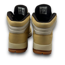 Load image into Gallery viewer, Nike ACG mandara hiking boots 2013 (UK7)
