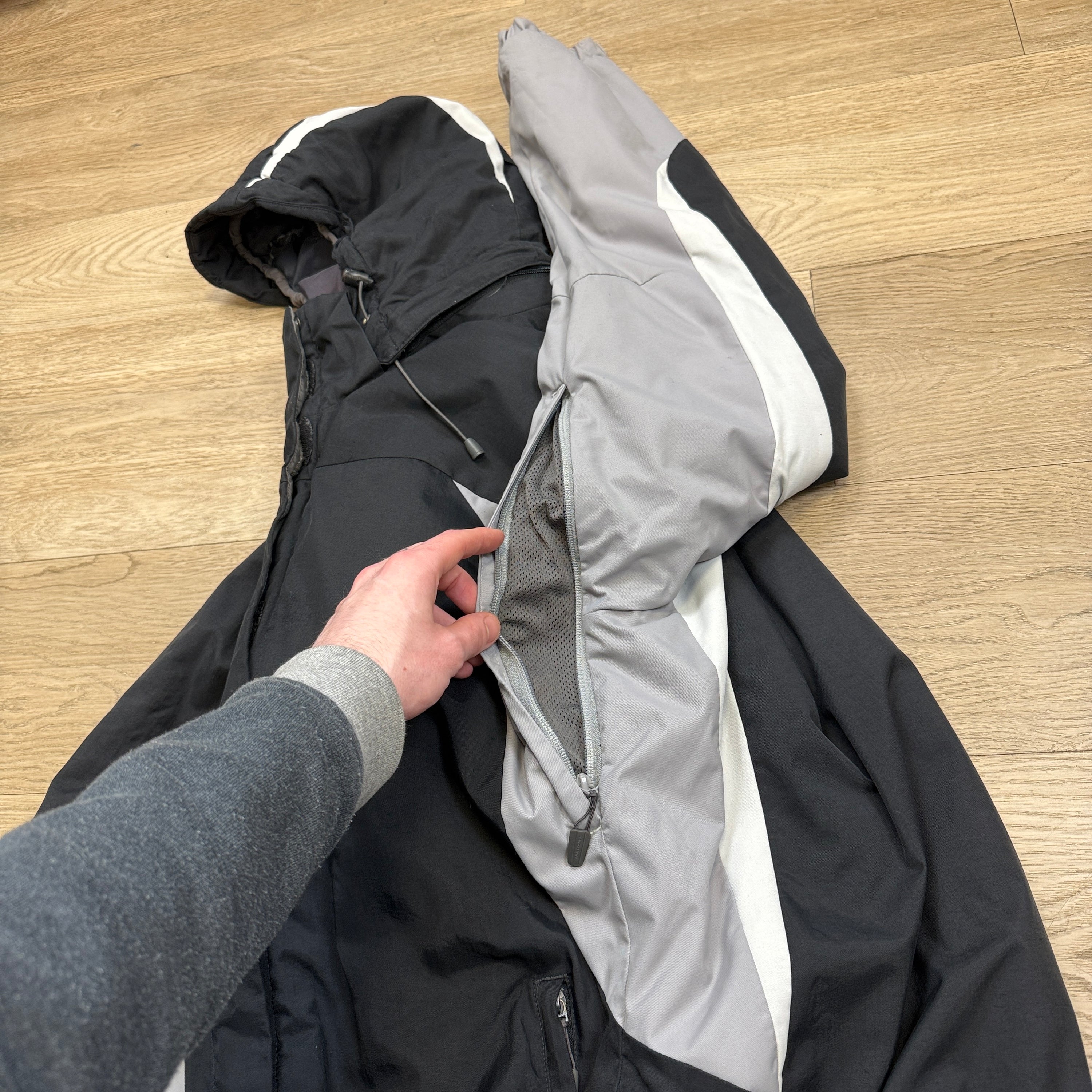 Salomon 2006 technical vented softshell panelled ski jacket (L) wms