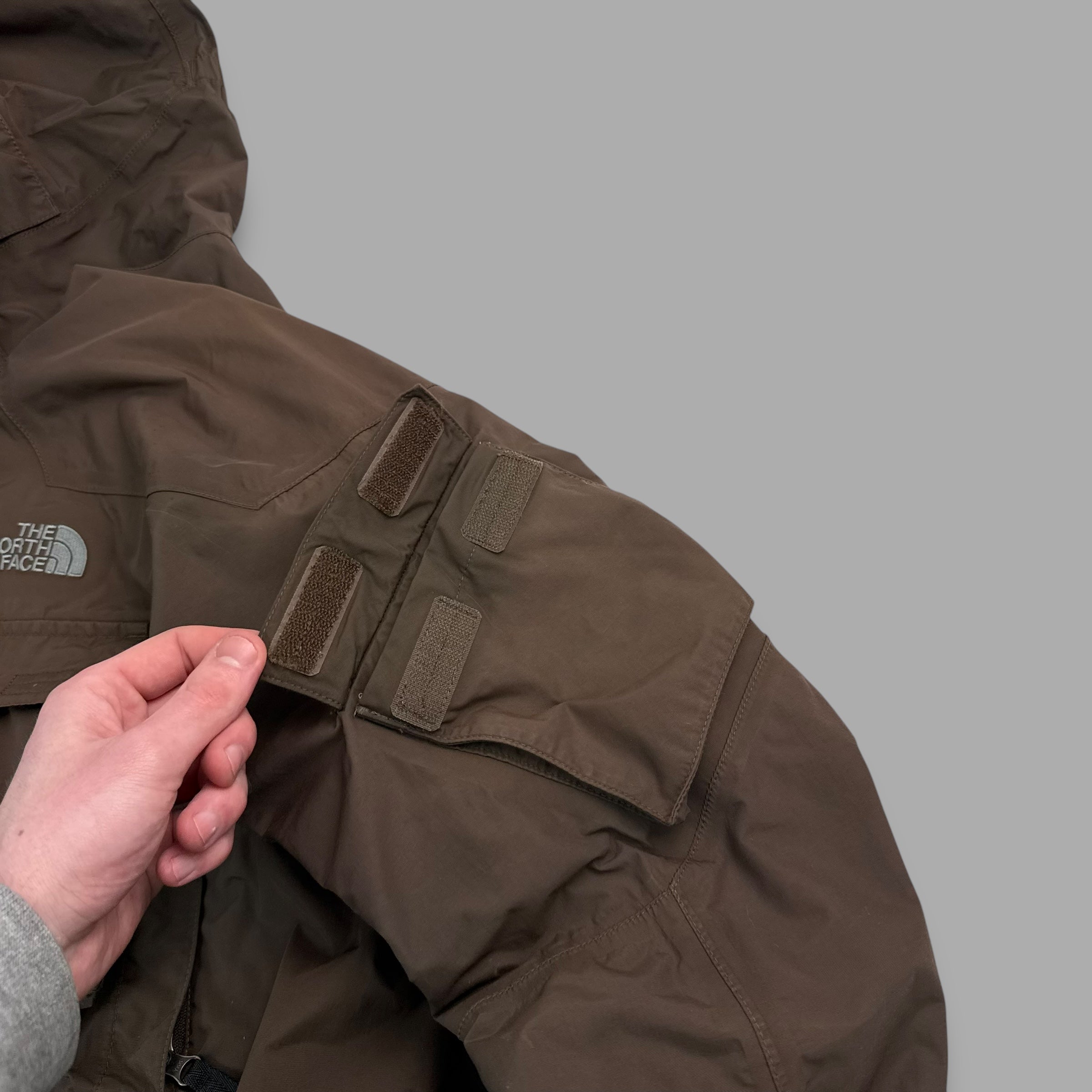 The north face 2006 technical multi-pocket hyvent shell jacket (S)