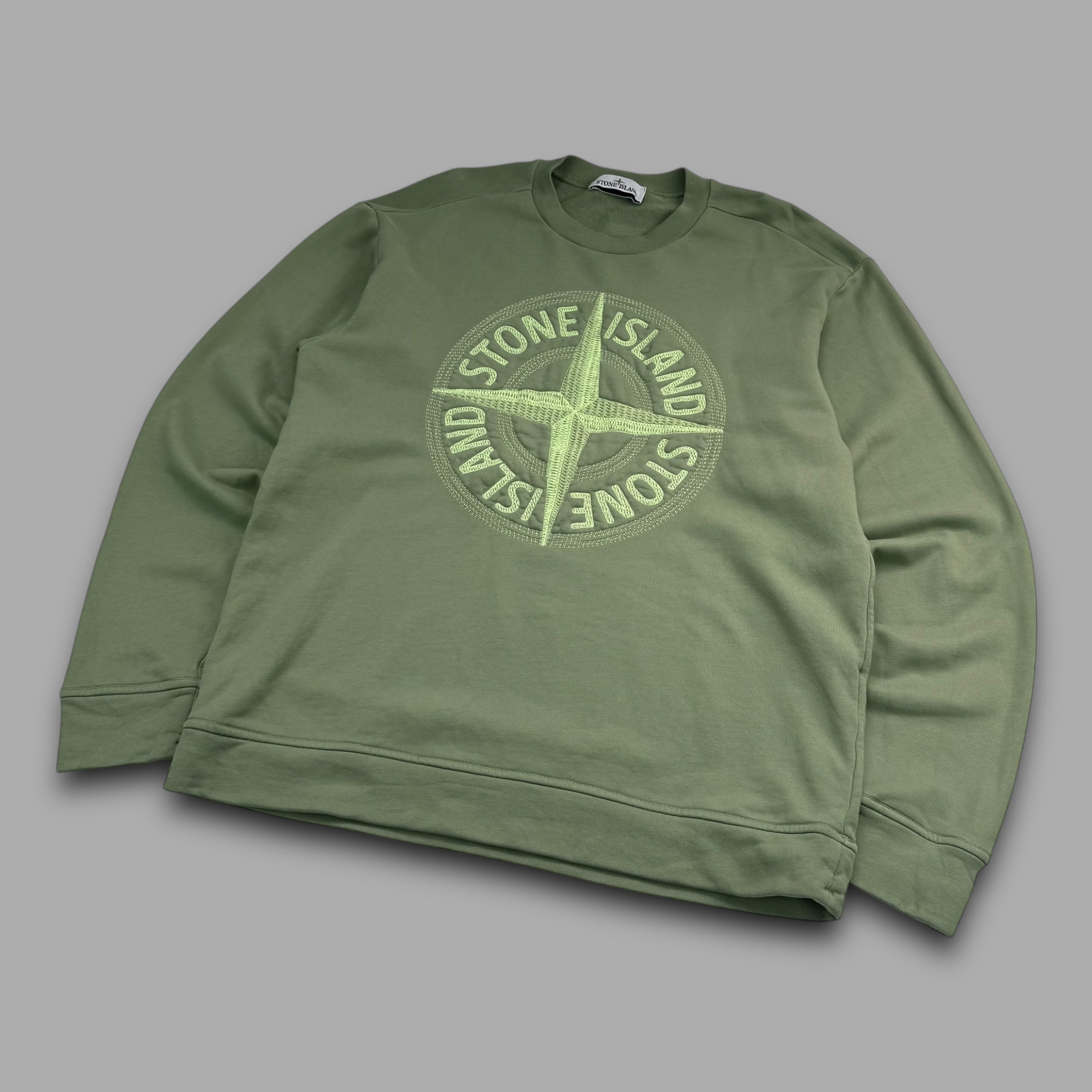 Stone island embroidered sweatshirt (M)