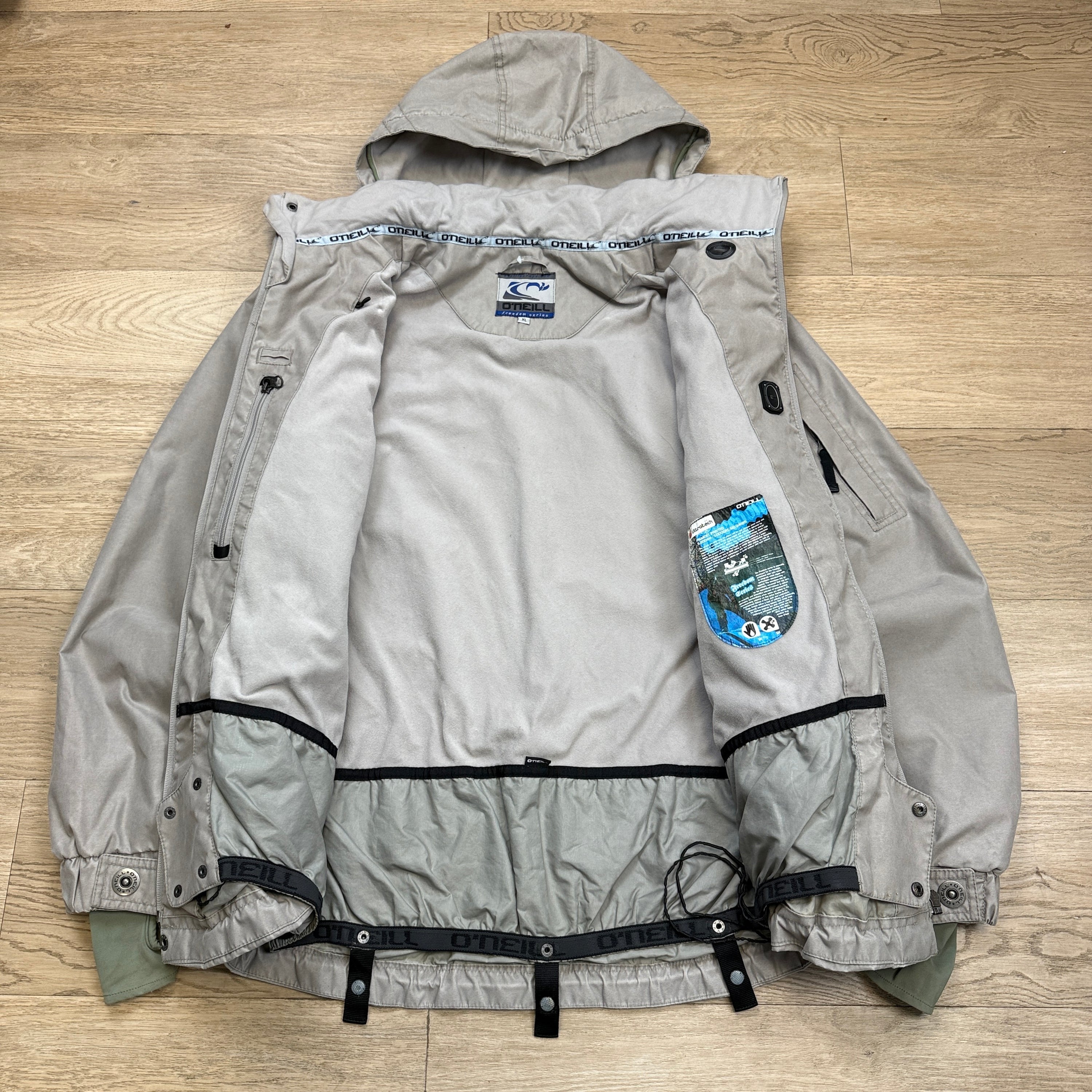 O'Neill 2000's technical multi-pocket vented parka ski jacket (XL)