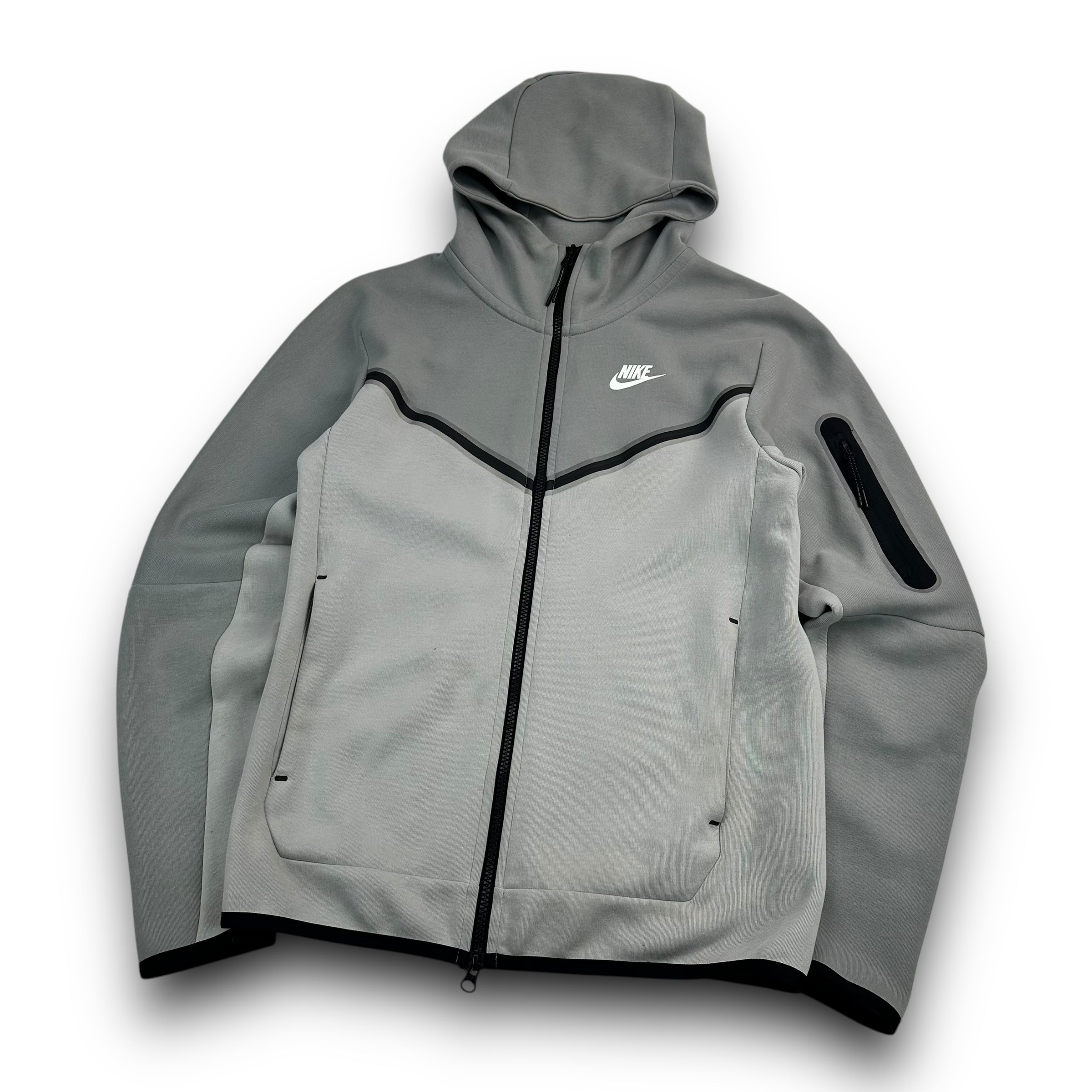 Nike tech fleece (XS)