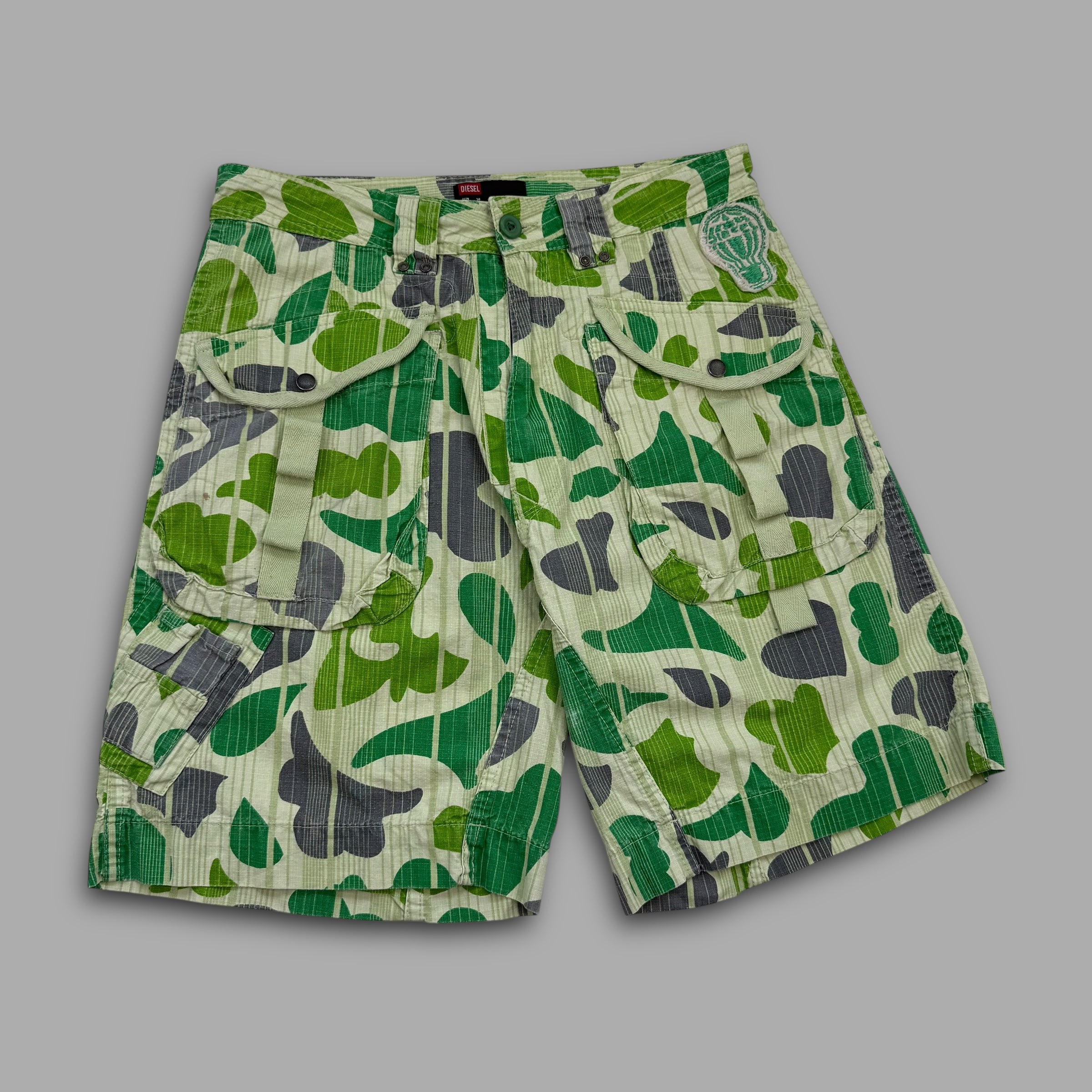 Diesel 2000's dual-pocket baggy camo shorts (S)