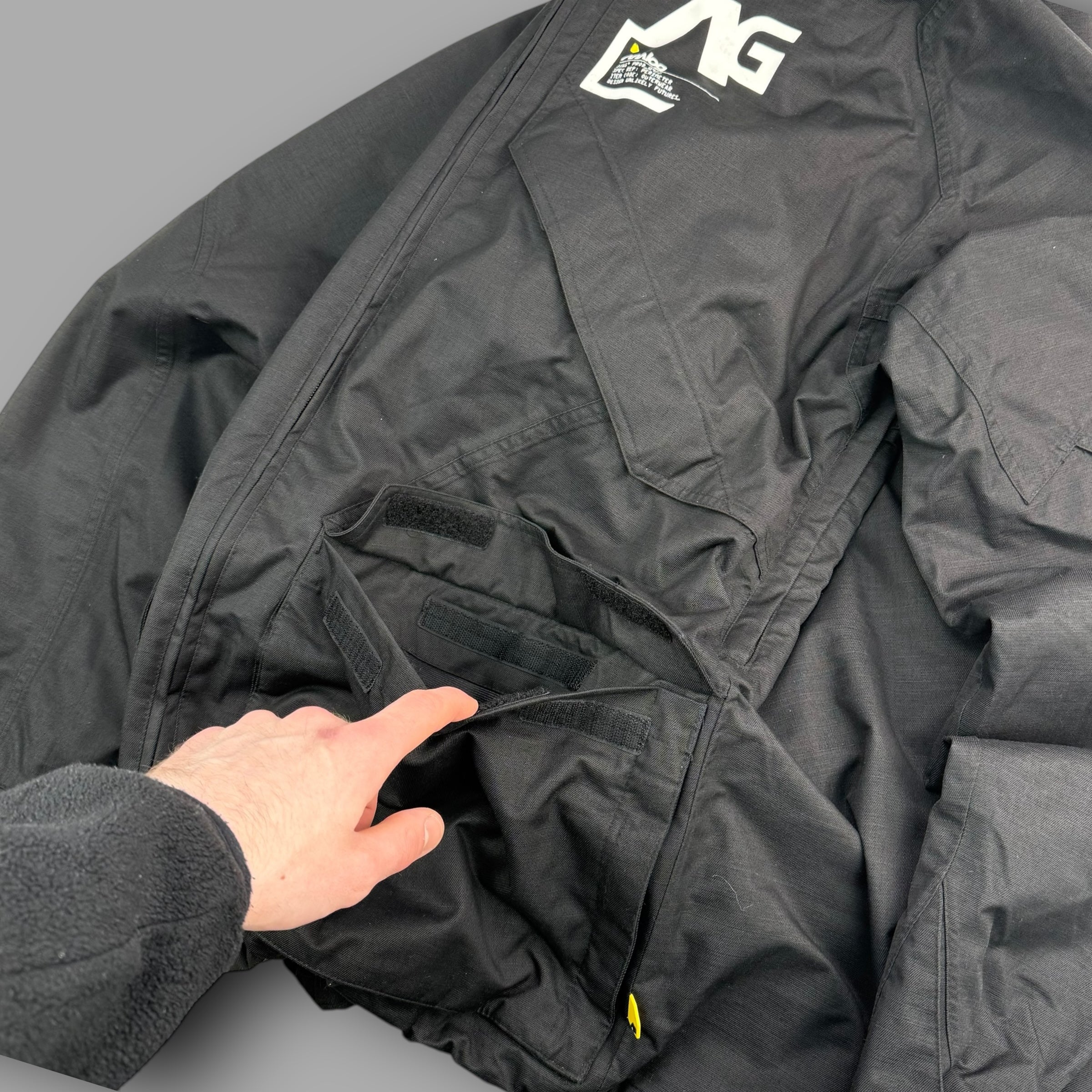 Burton analog 2000's technical multi-pocket ski jacket (L-XL