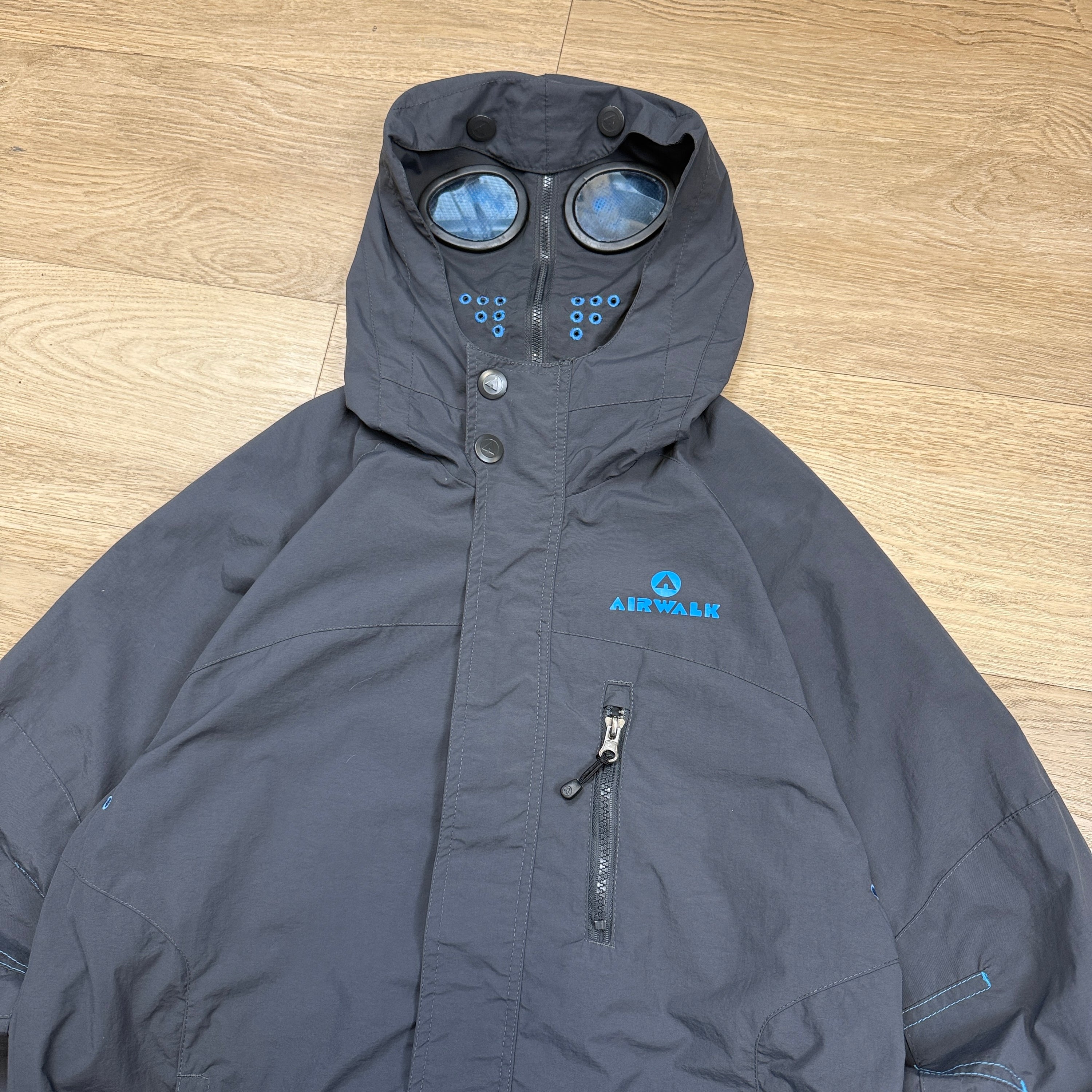 Airwalk 2000's technical lightweight nylon hooded goggle jacket with contrast stitching (S)