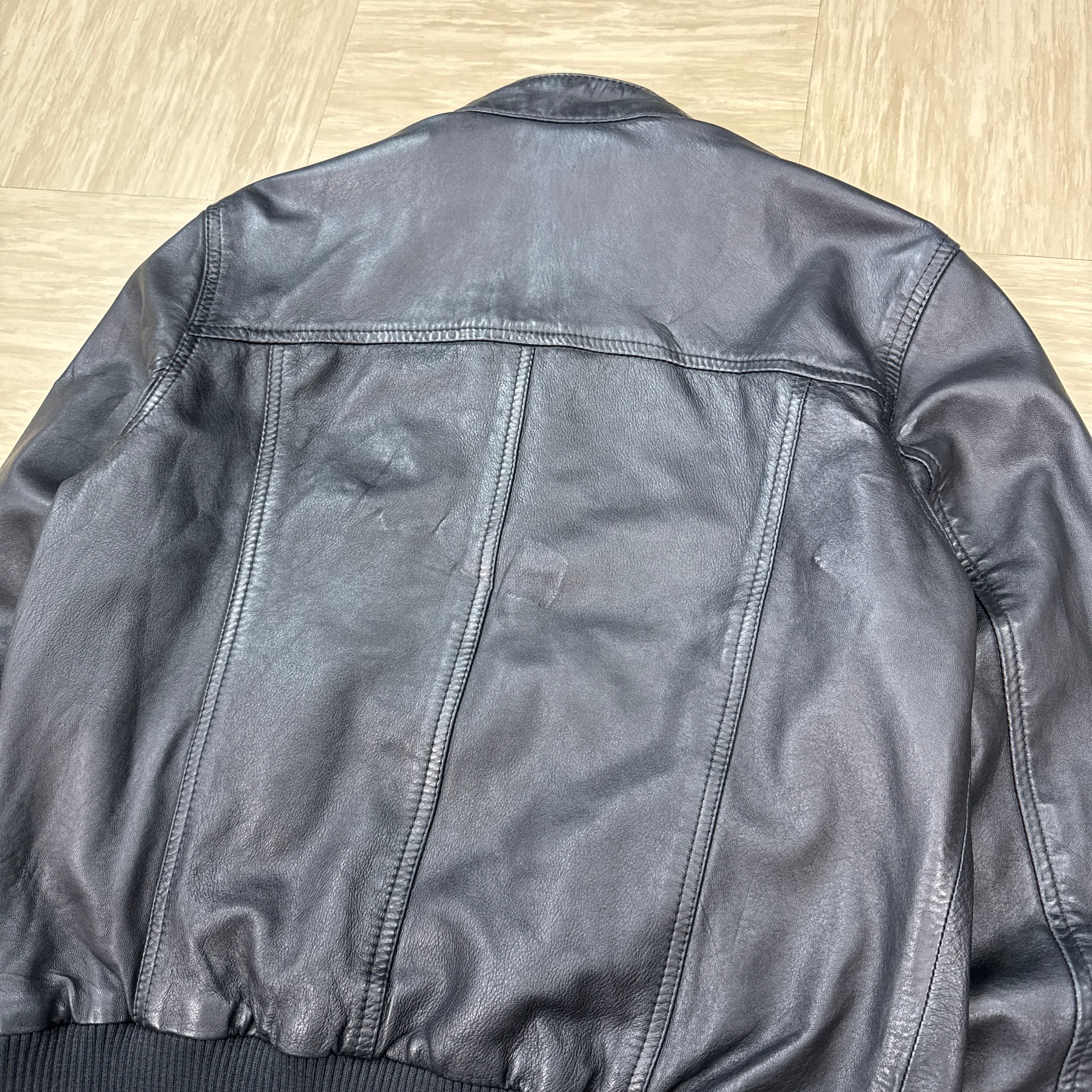 Levi's 2000's cropped lamb leather high collar bomber jacket (M)