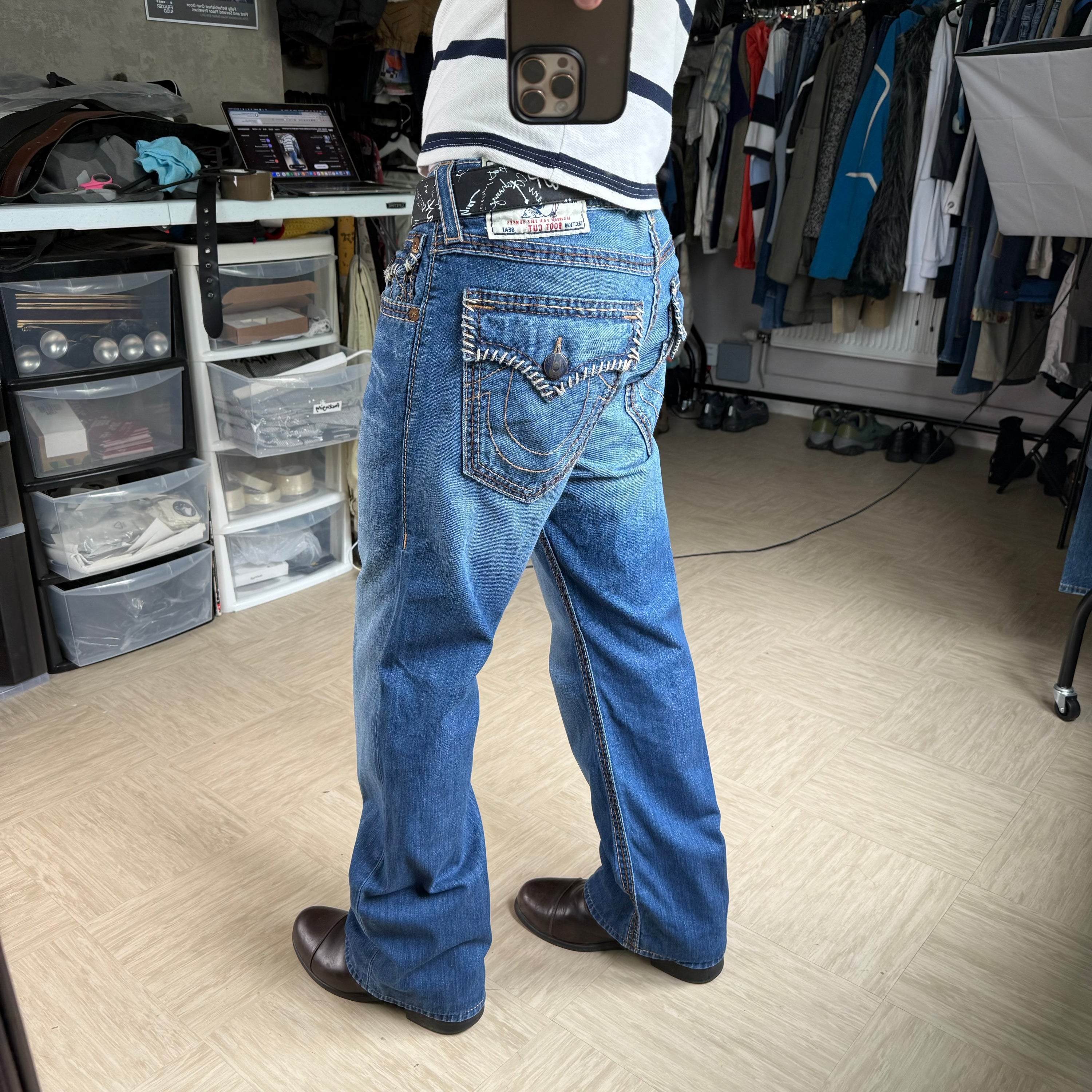 True religion 2000's big contrast stitch denim bootcut jeans (M)
