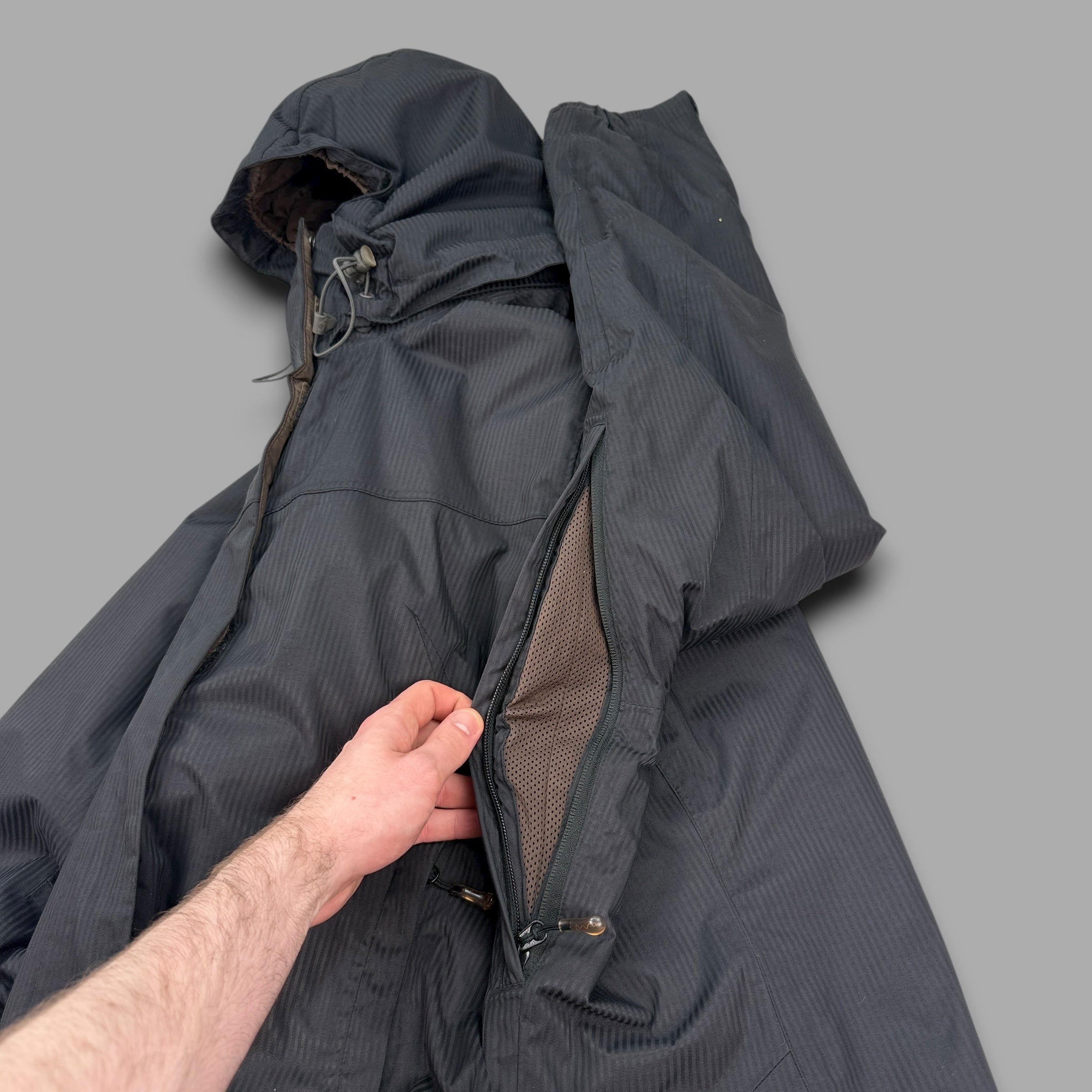 Salomon 2009 technical pinstripe multi-pocket vented ski jacket (XL) wms