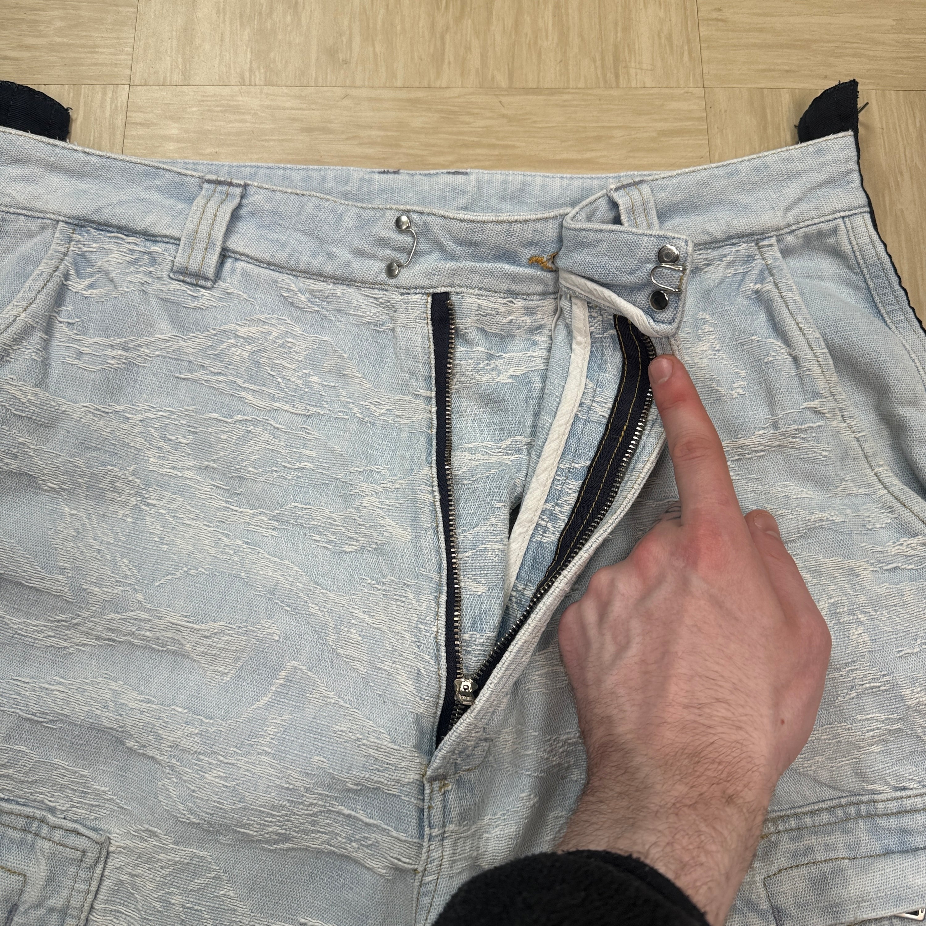 Diesel 2000's baggy wide leg embroidered jean shorts (M)