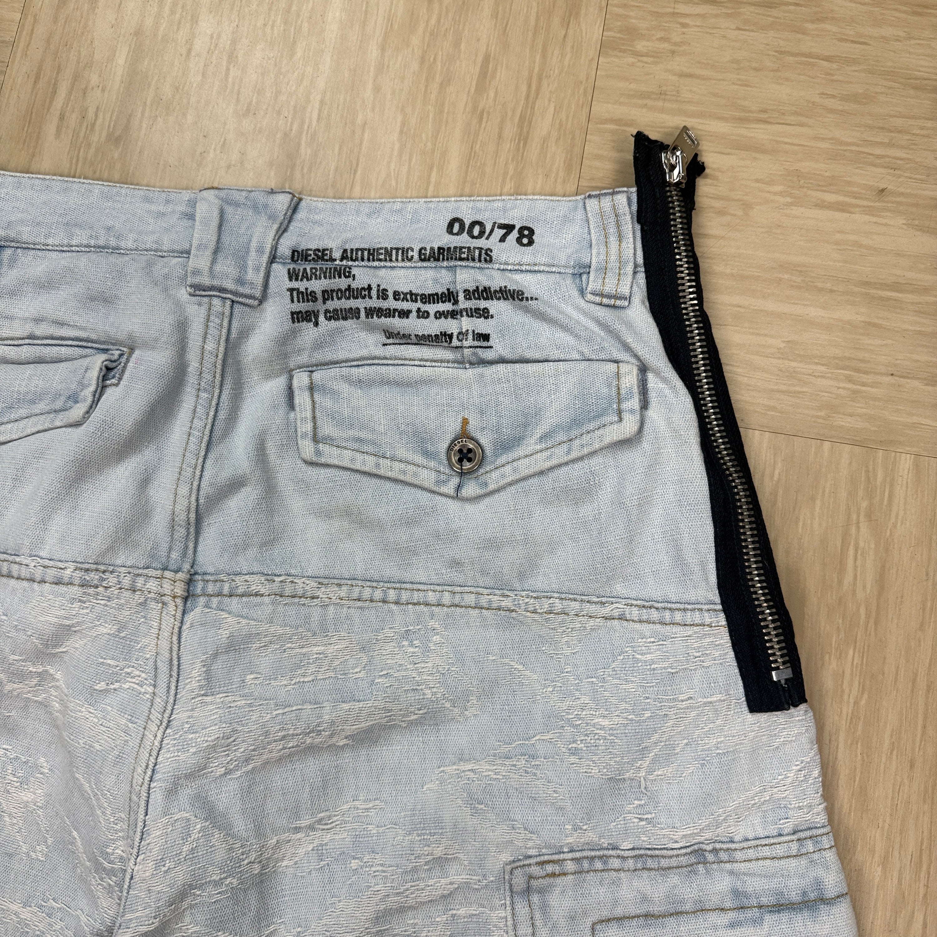 Diesel 2000's baggy wide leg embroidered jean shorts (M)