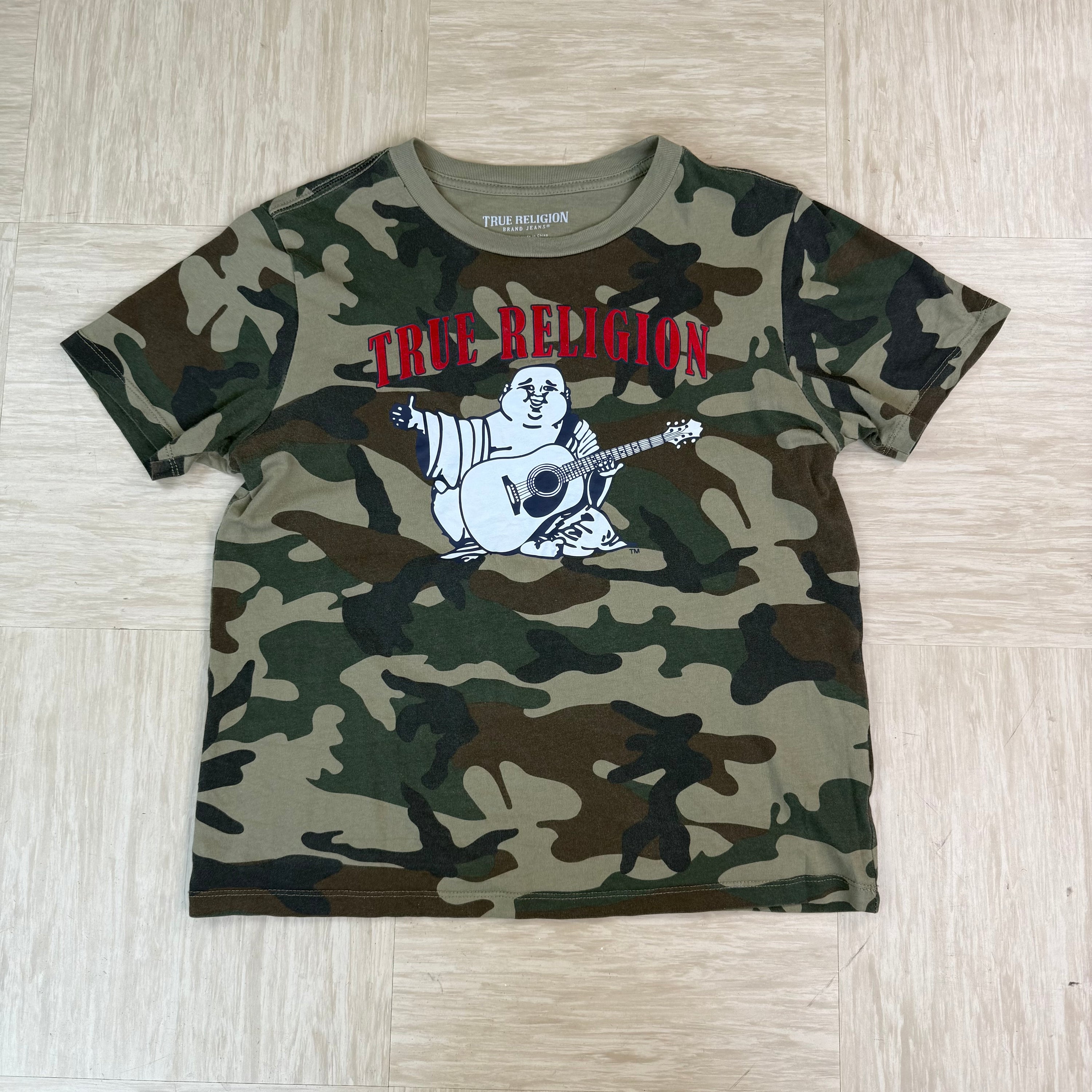 True religion 2000's graphic cropped camo tee (S)