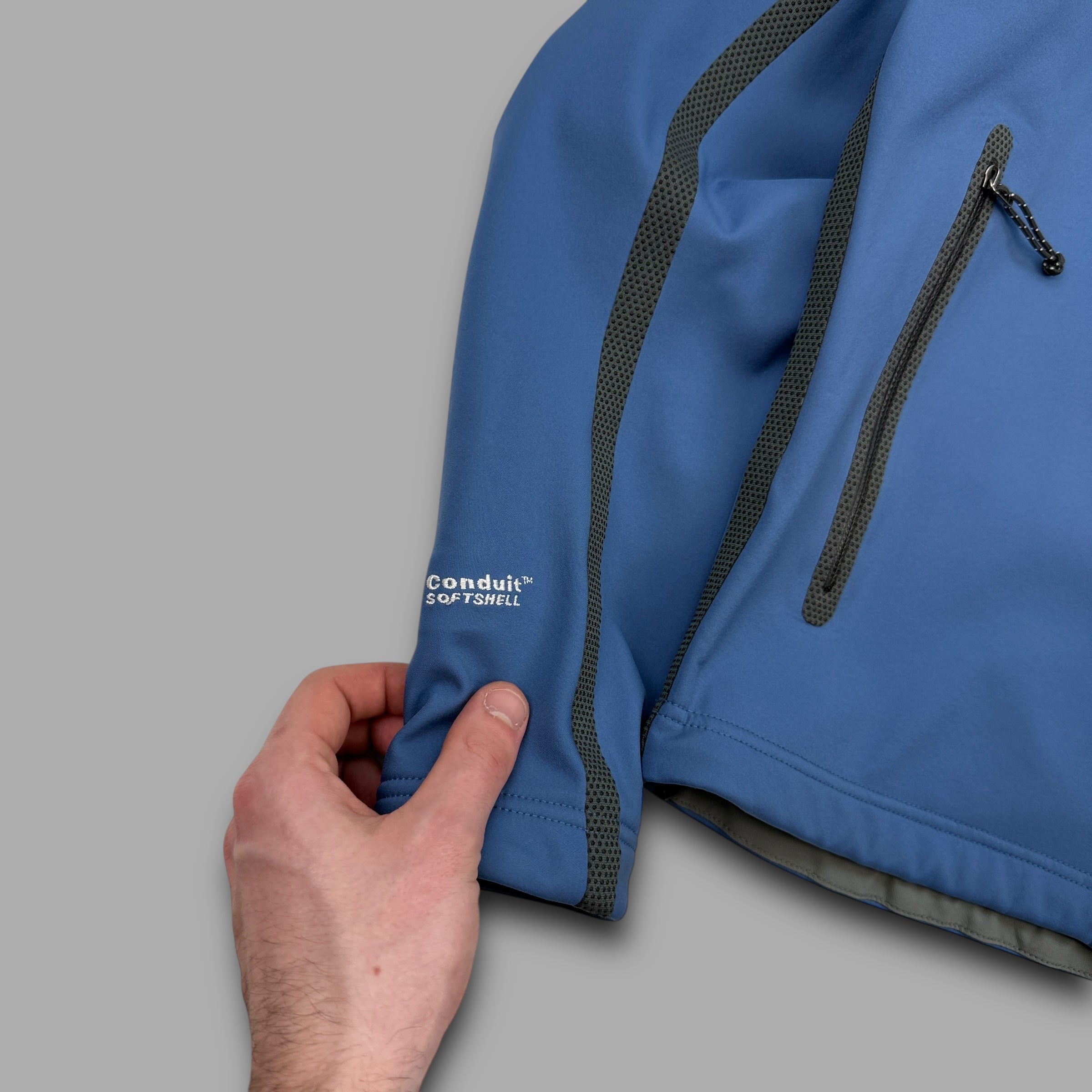 Mountain hardwear 2000's technical taped seams conduit softshell jacket (S)