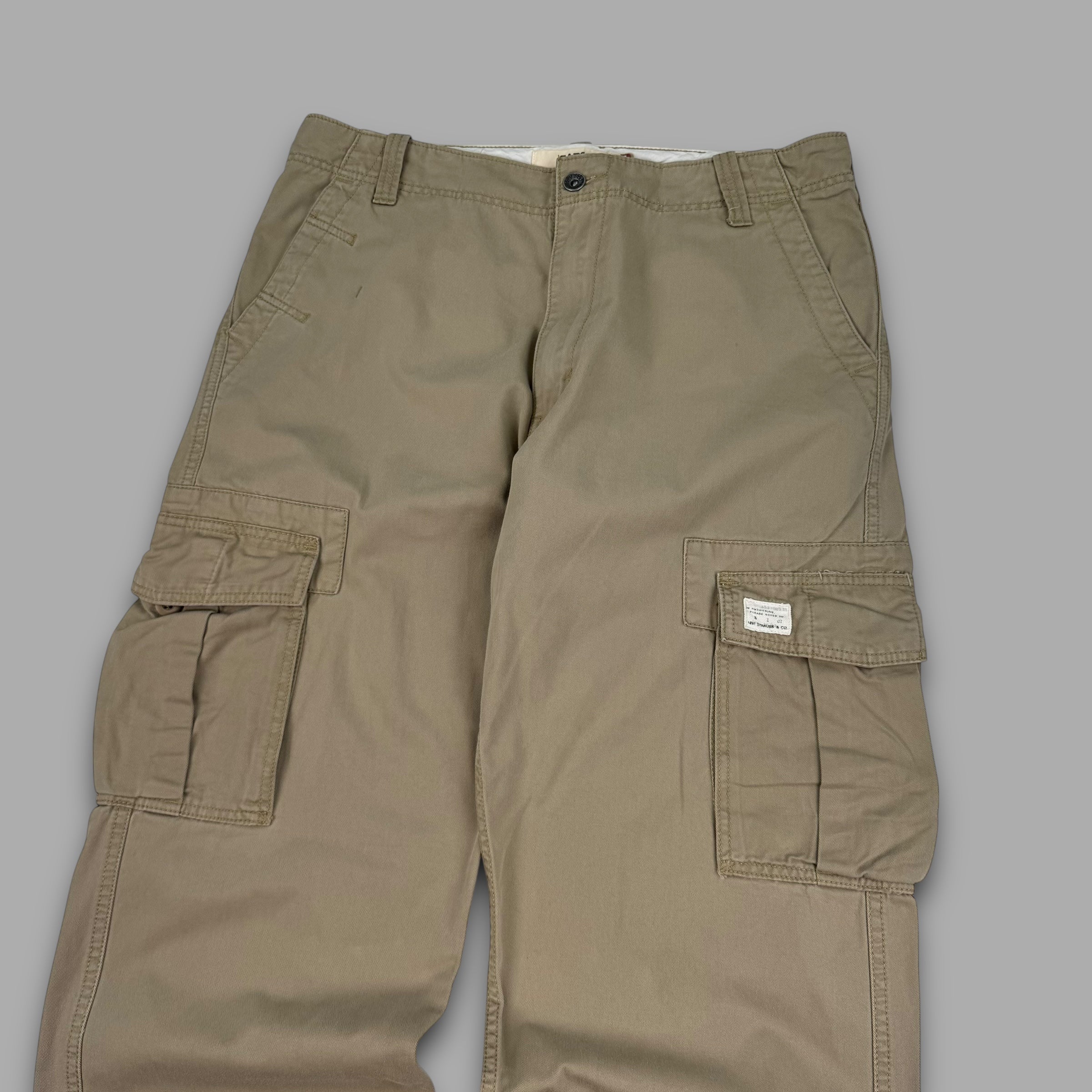 Levi's 2000's baggy wide leg loose fit cargo bottoms (M-L)