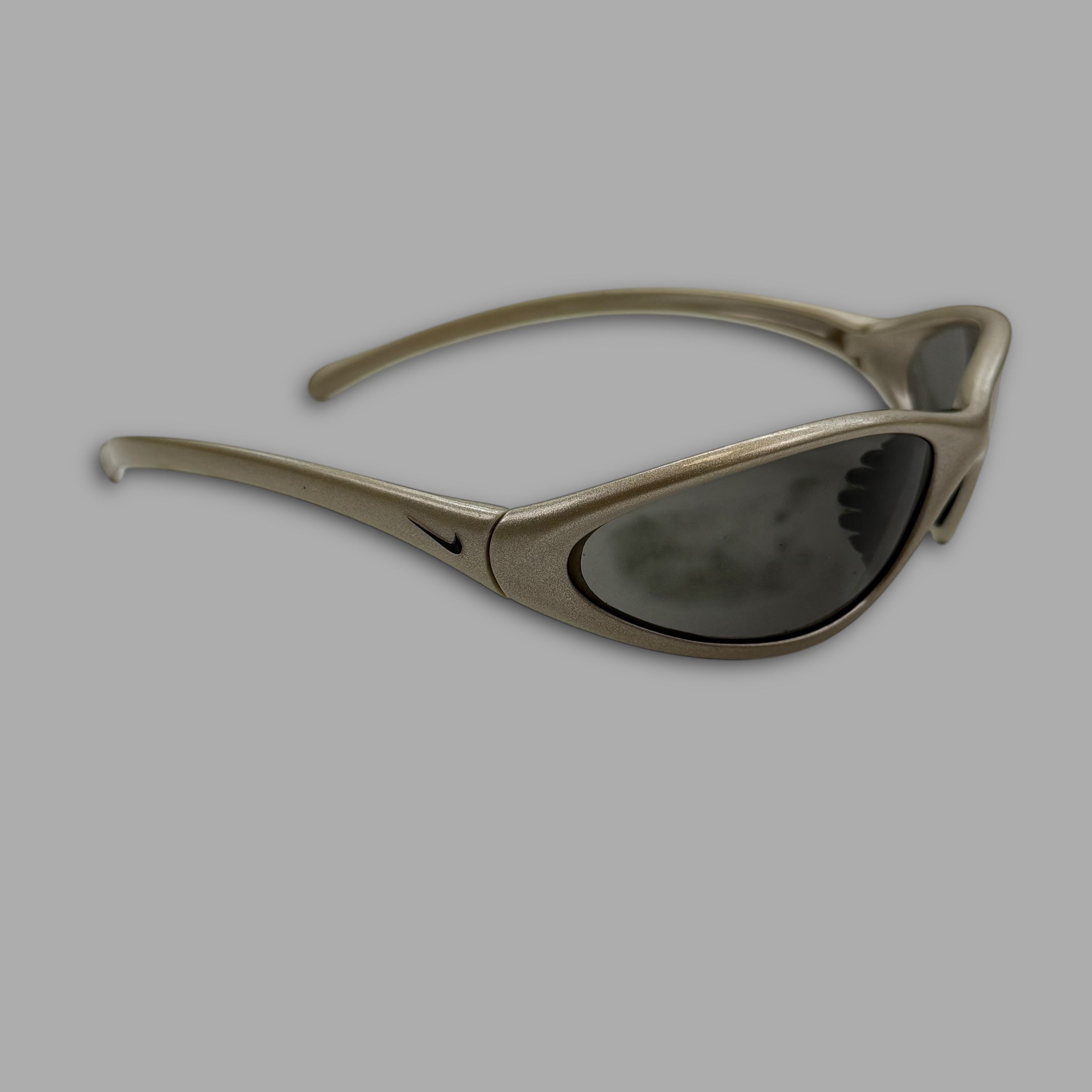 Nike 2000's tarj wrap around sunglasses (OS)