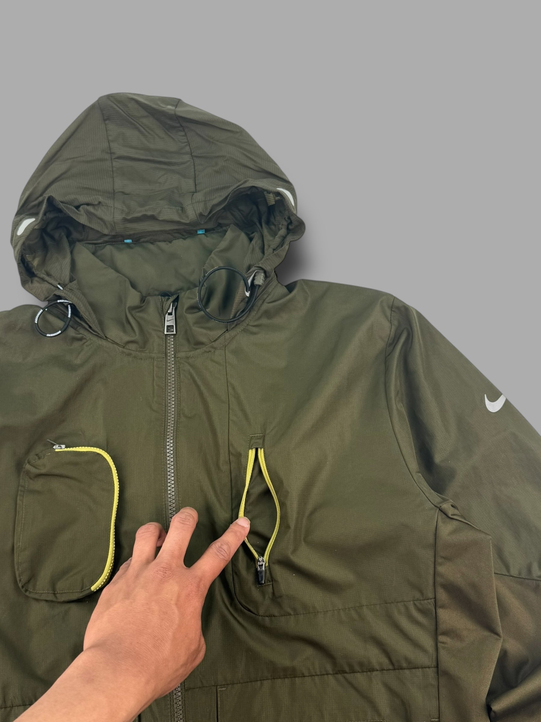 Nike 2000's storm-fit technical multi-pocket running track jacket (M)