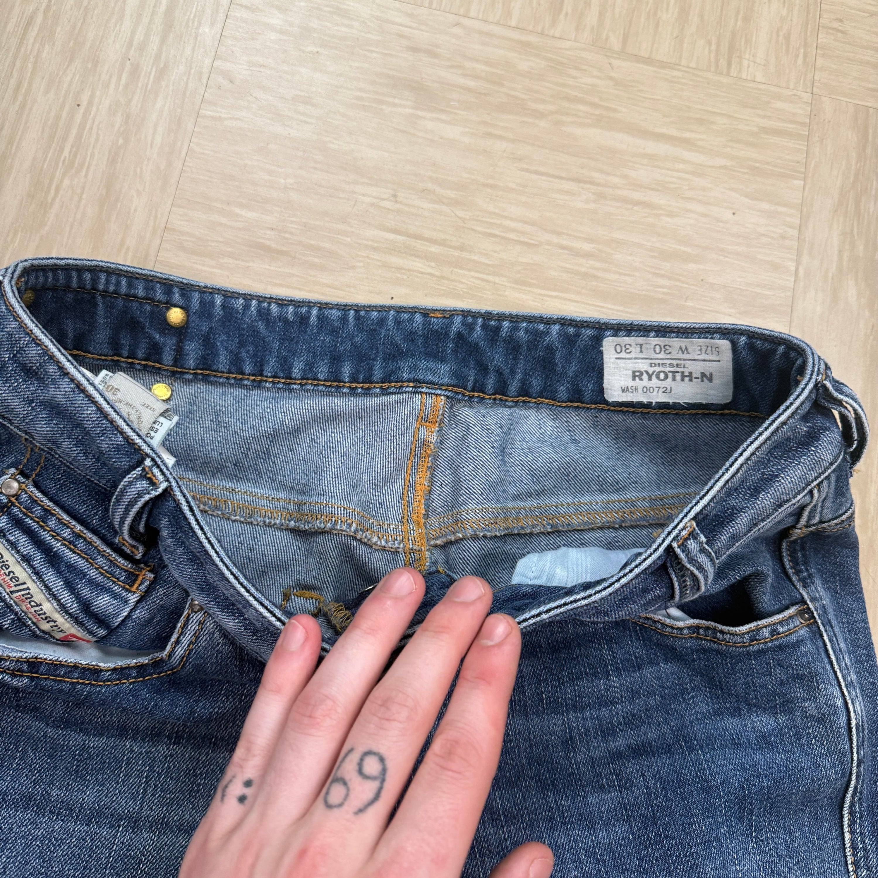 Diesel ryoth-n 2000's low waisted denim bootcut jeans (S)