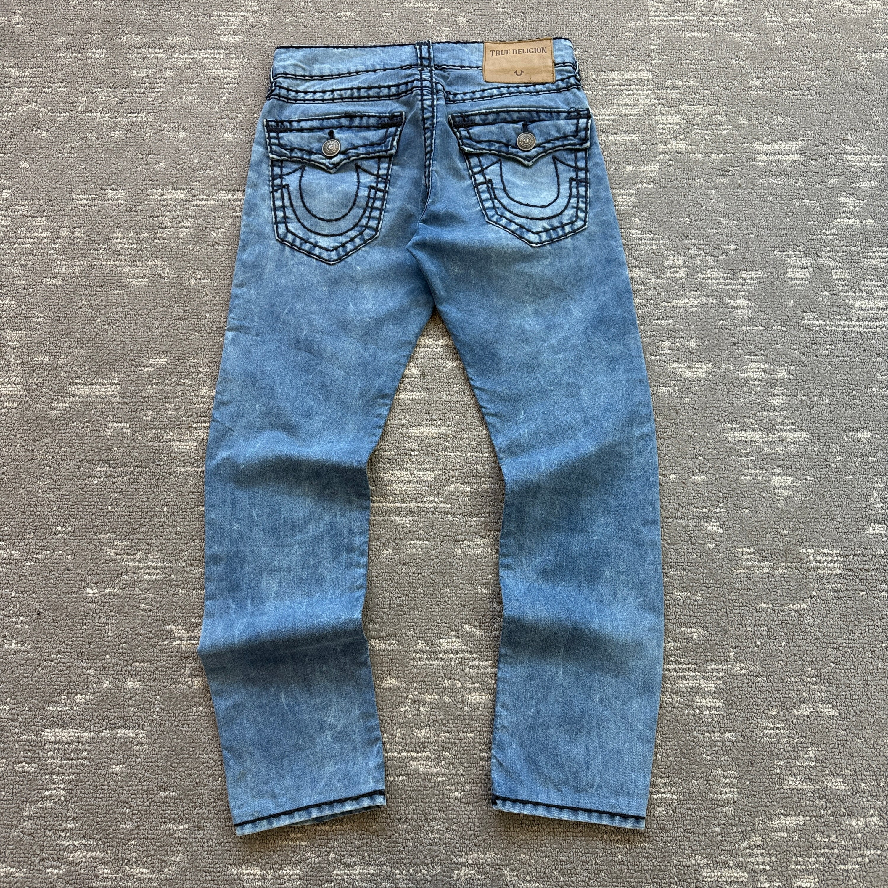 True religion 2000's rocco relaxed skinny contrast stitch washed denim jeans (S)