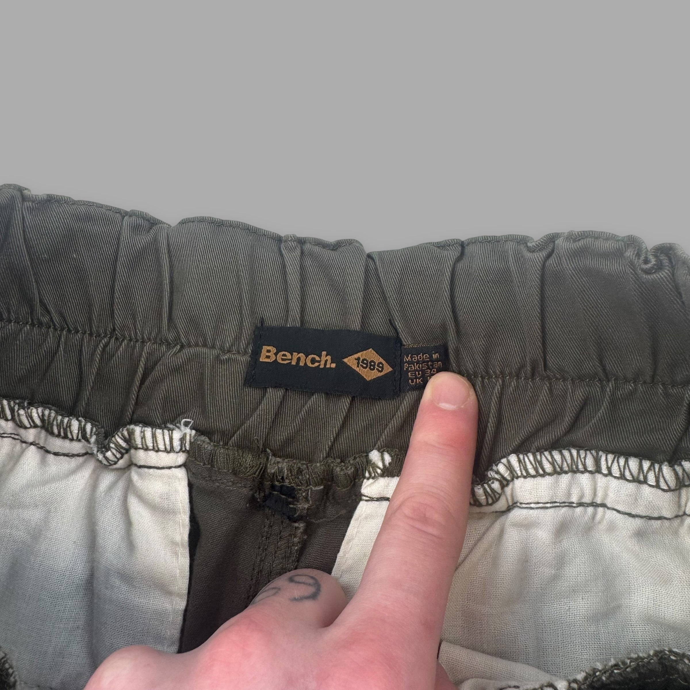 Bench 2000's multipocketed cargo pants (L) wms