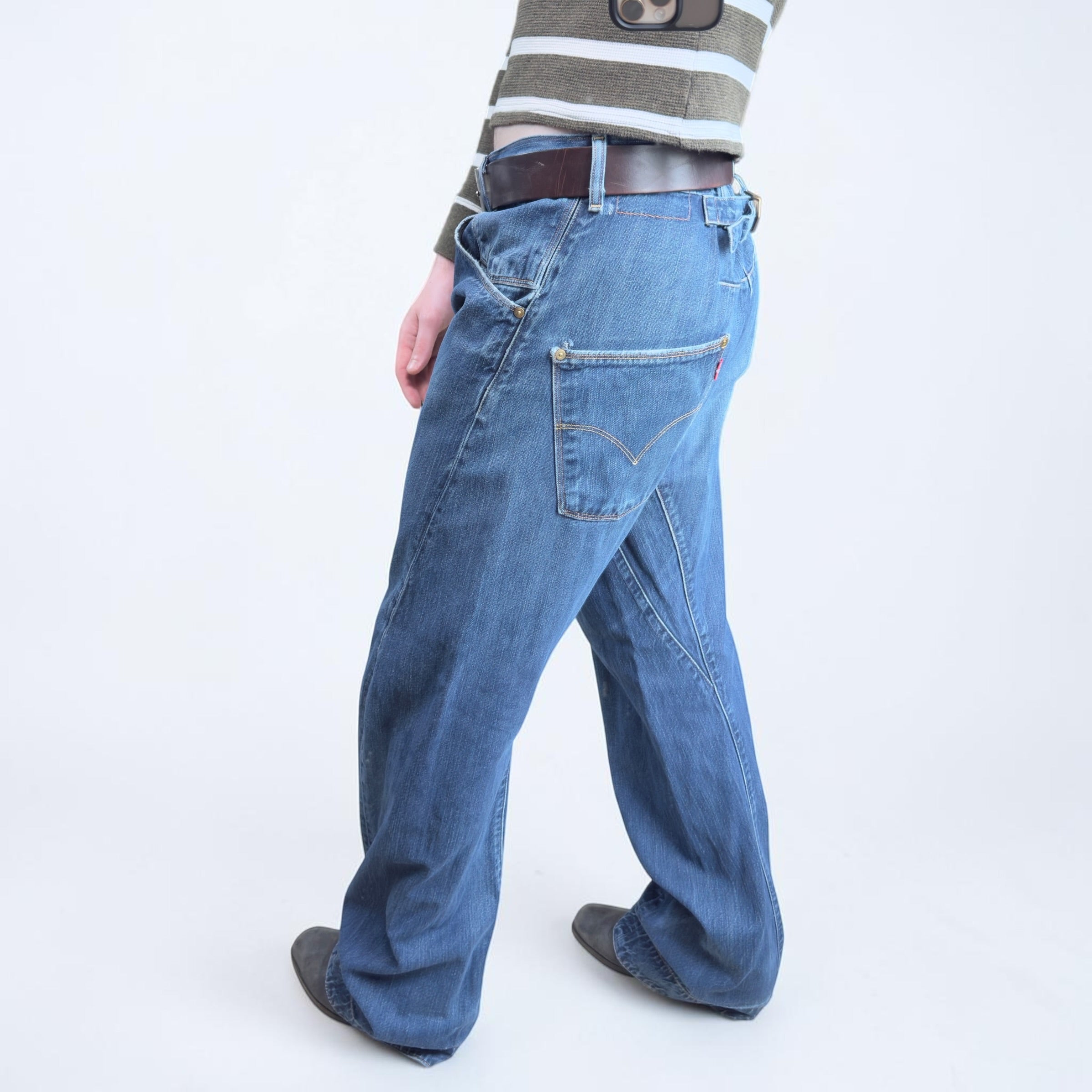 Levi's 2000's engineered twisted baggy bootcut denim jeans (M)