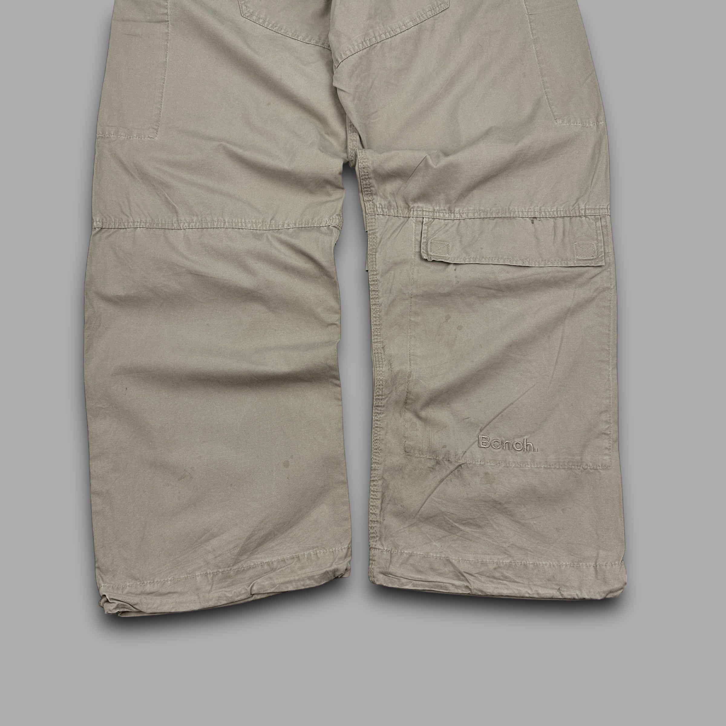 Bench 2000's technical baggy wide leg parachute bottoms (L)