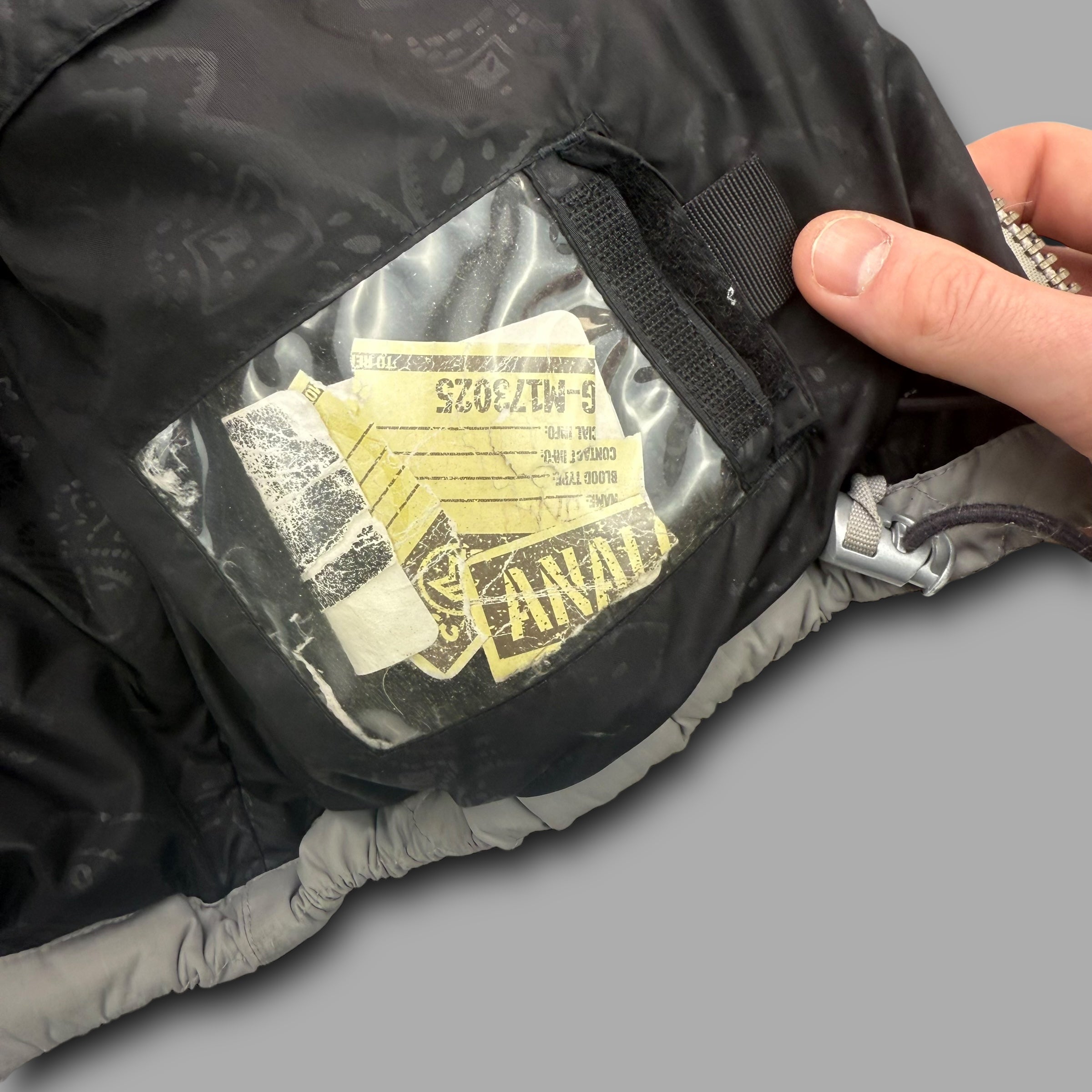 Burton analog 2000's panelled diamond stitch downfilled multi-pocket puffer jacket (M)