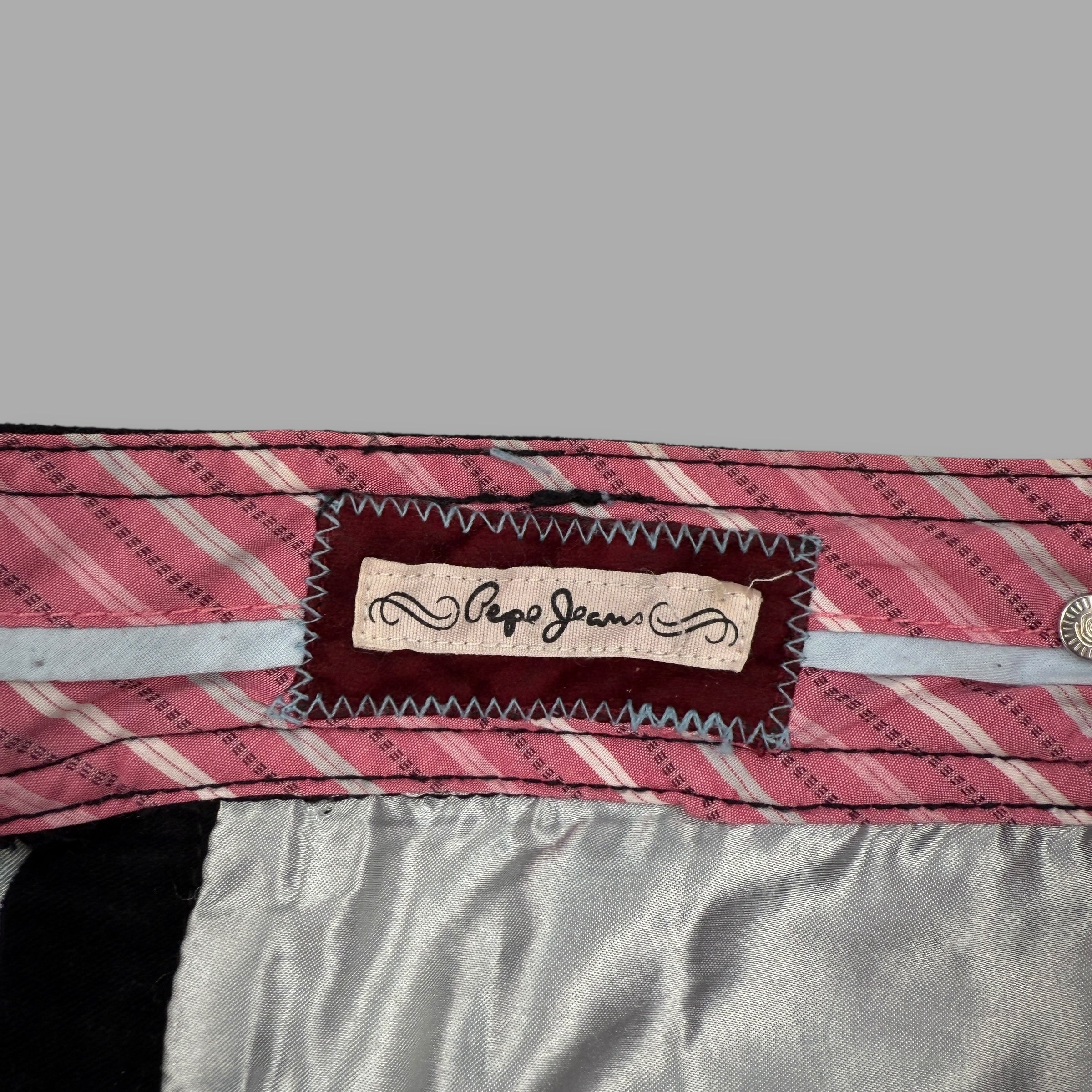 Pepe Jeans 2000's pocketed velvety midi skirt with metalic embroidery (L) wms