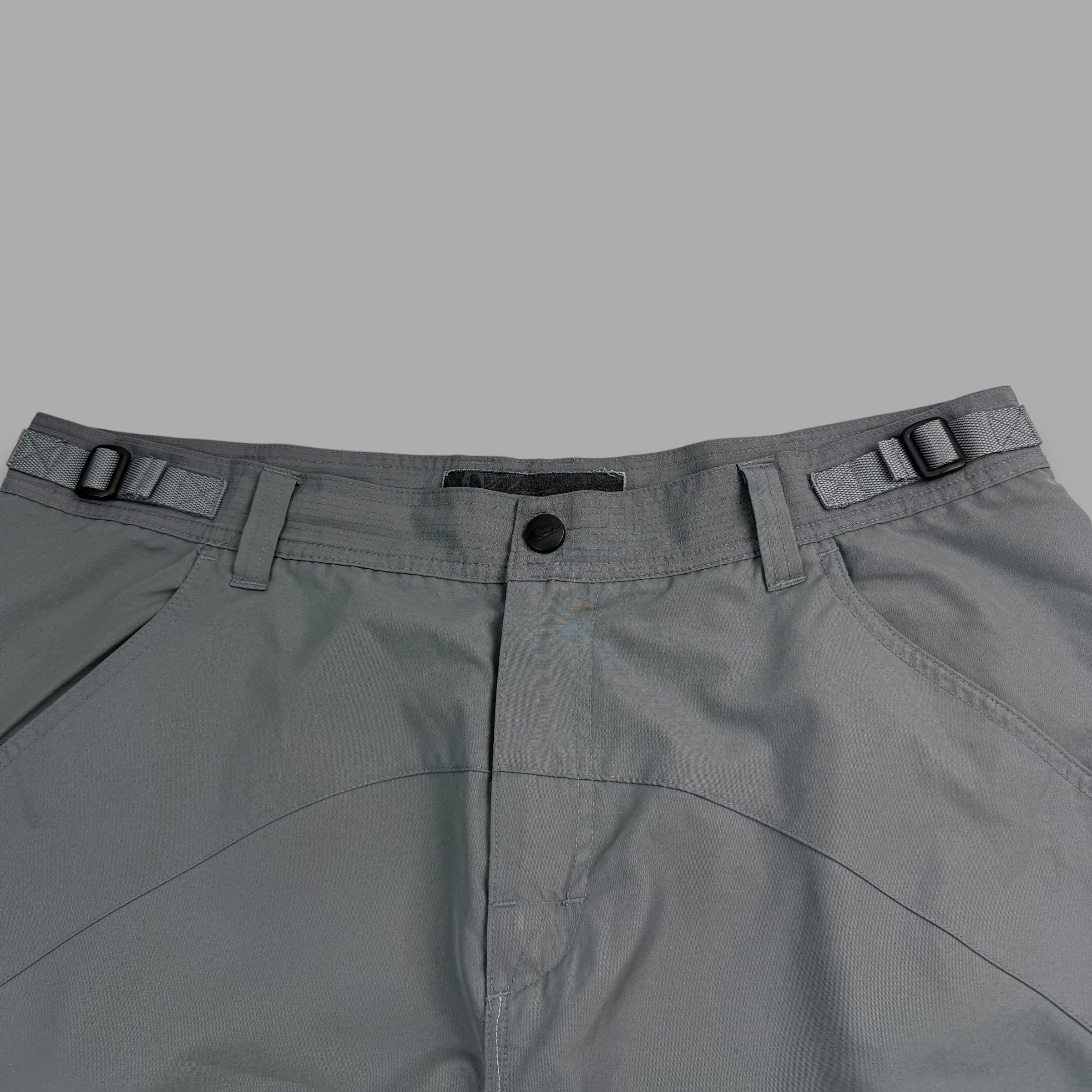 Oakley 2005 technical panelled baggy shorts (L)