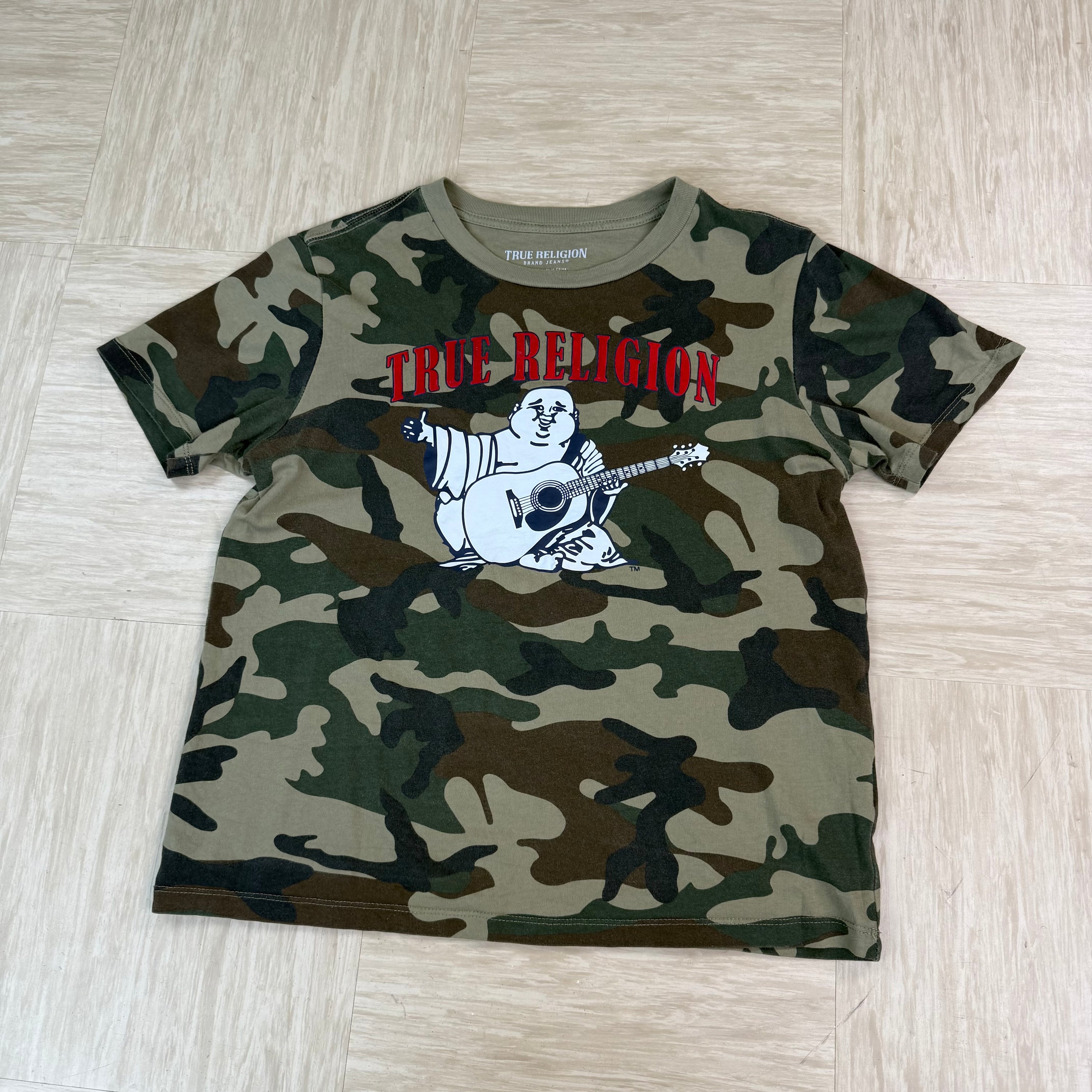 True religion 2000's graphic cropped camo tee (S)